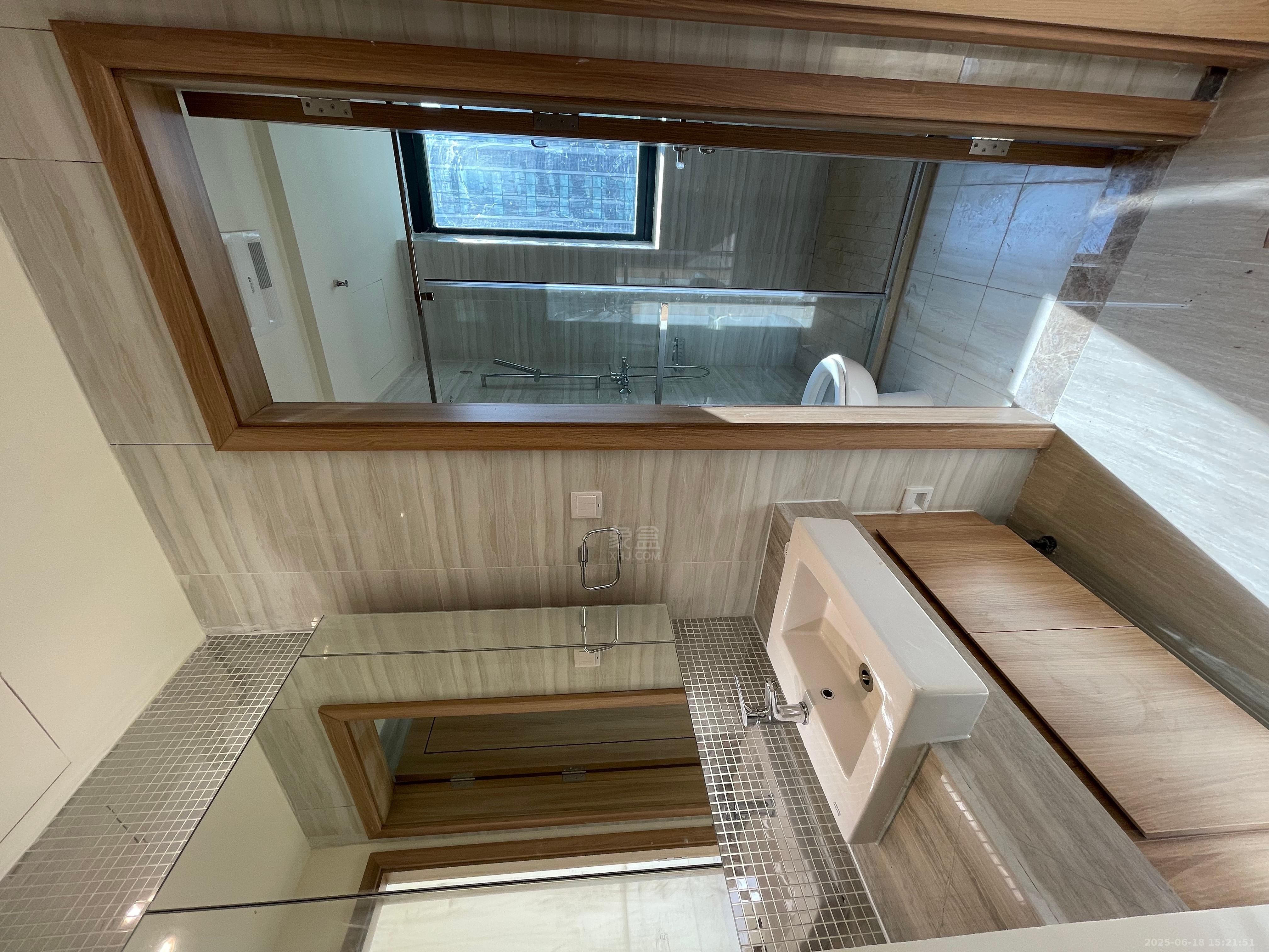 恒大华府 2室2厅1卫 1800.0元/月 恒大华府 2室2厅1卫 1800.0元/月室内图