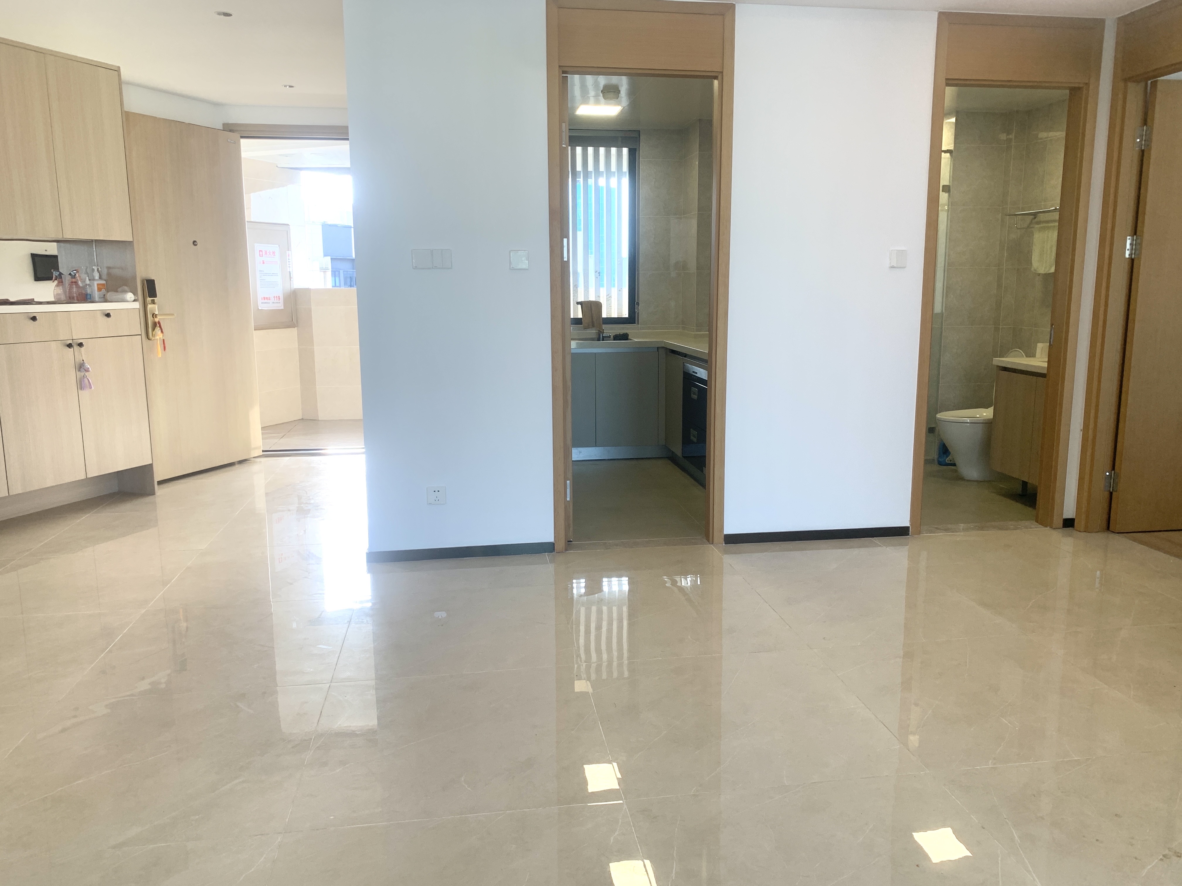 华润中心二期东悦府 2室2厅1卫 200.0万 华润中心二期东悦府 2室2厅1卫 200.0万客厅