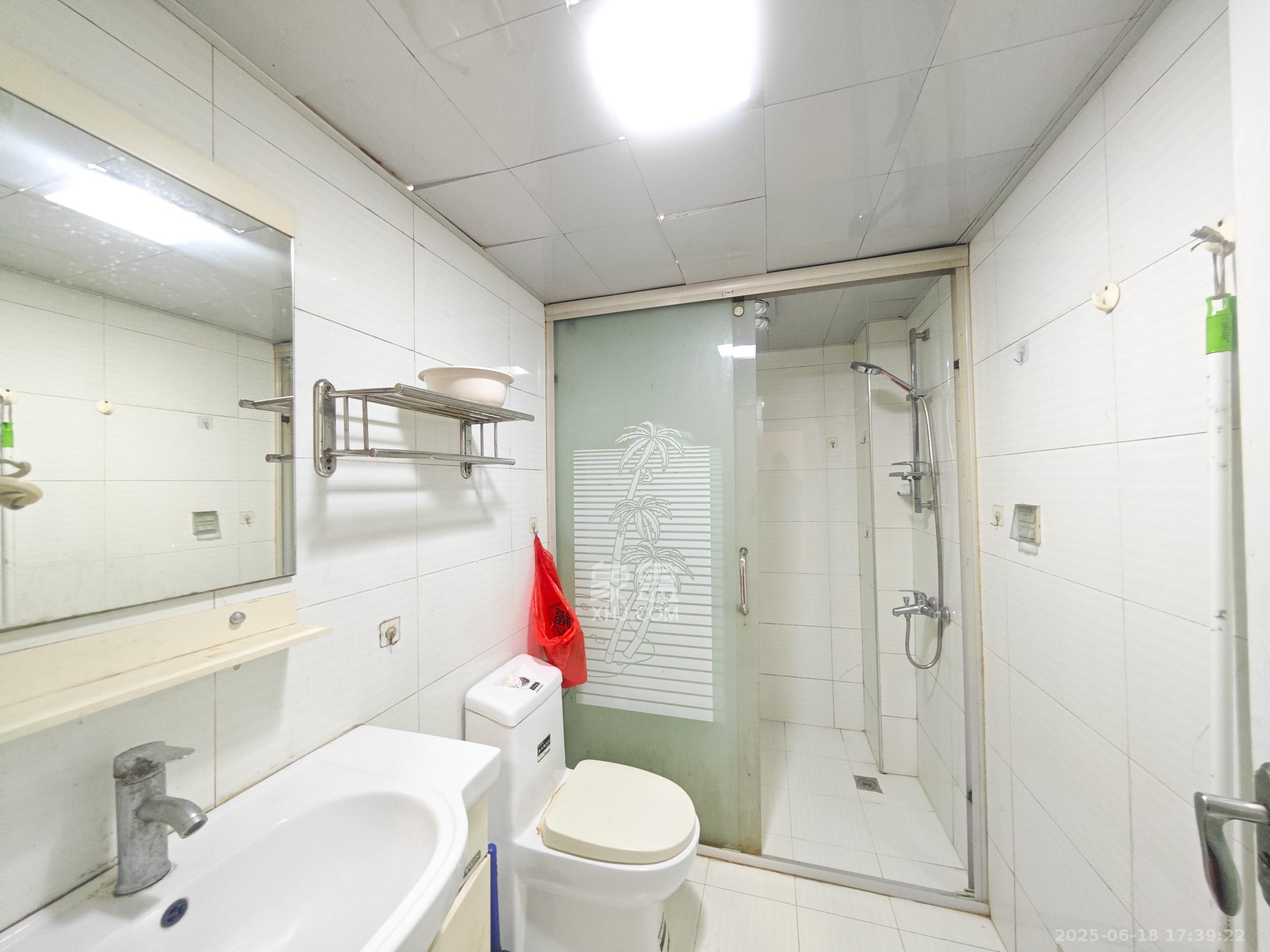 世纪桃花苑 1室1厅1卫 47.0万 世纪桃花苑 1室1厅1卫 47.0万卫生间