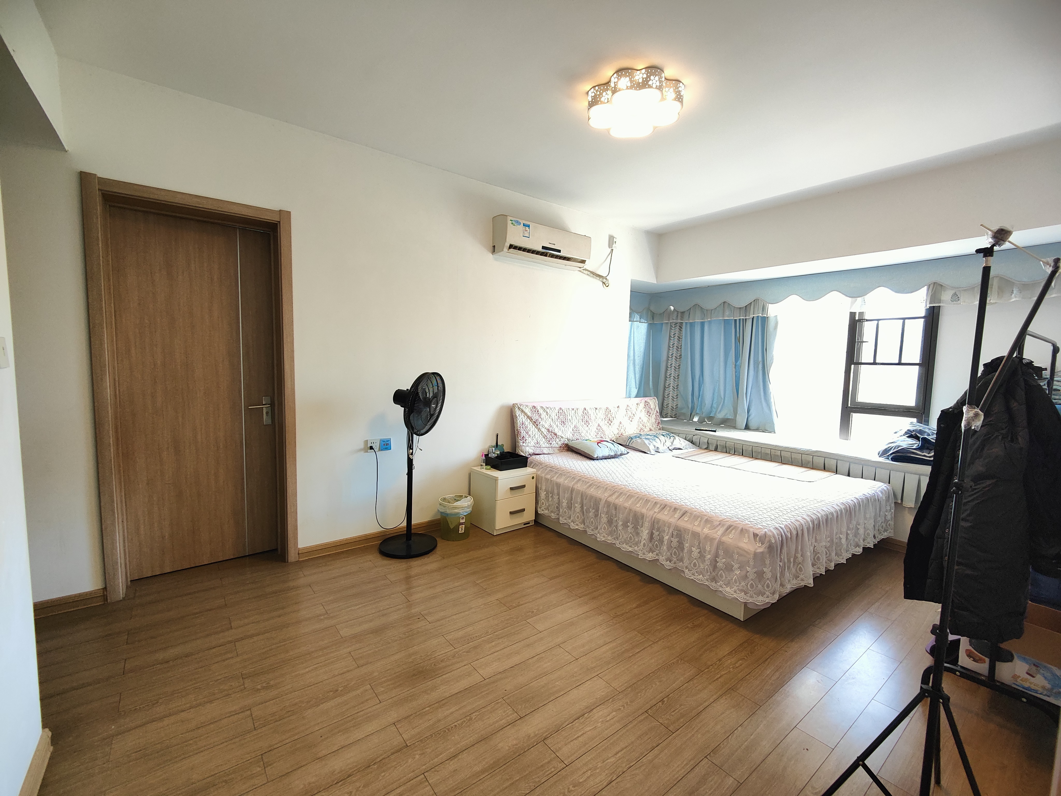 蓝溪谷  4室2厅2卫   83.00万室内图