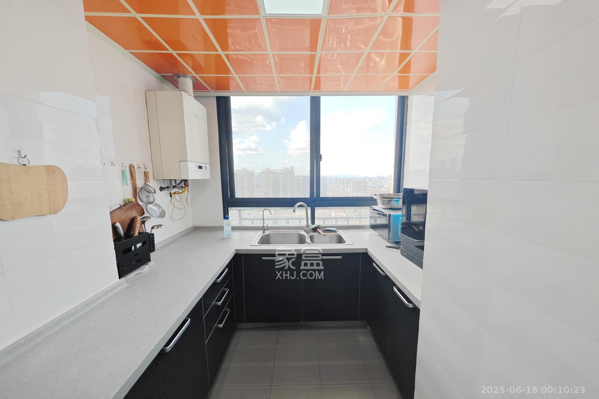 锦绣世纪 4室2厅2卫 152.0万 锦绣世纪 4室2厅2卫 152.0万厨房