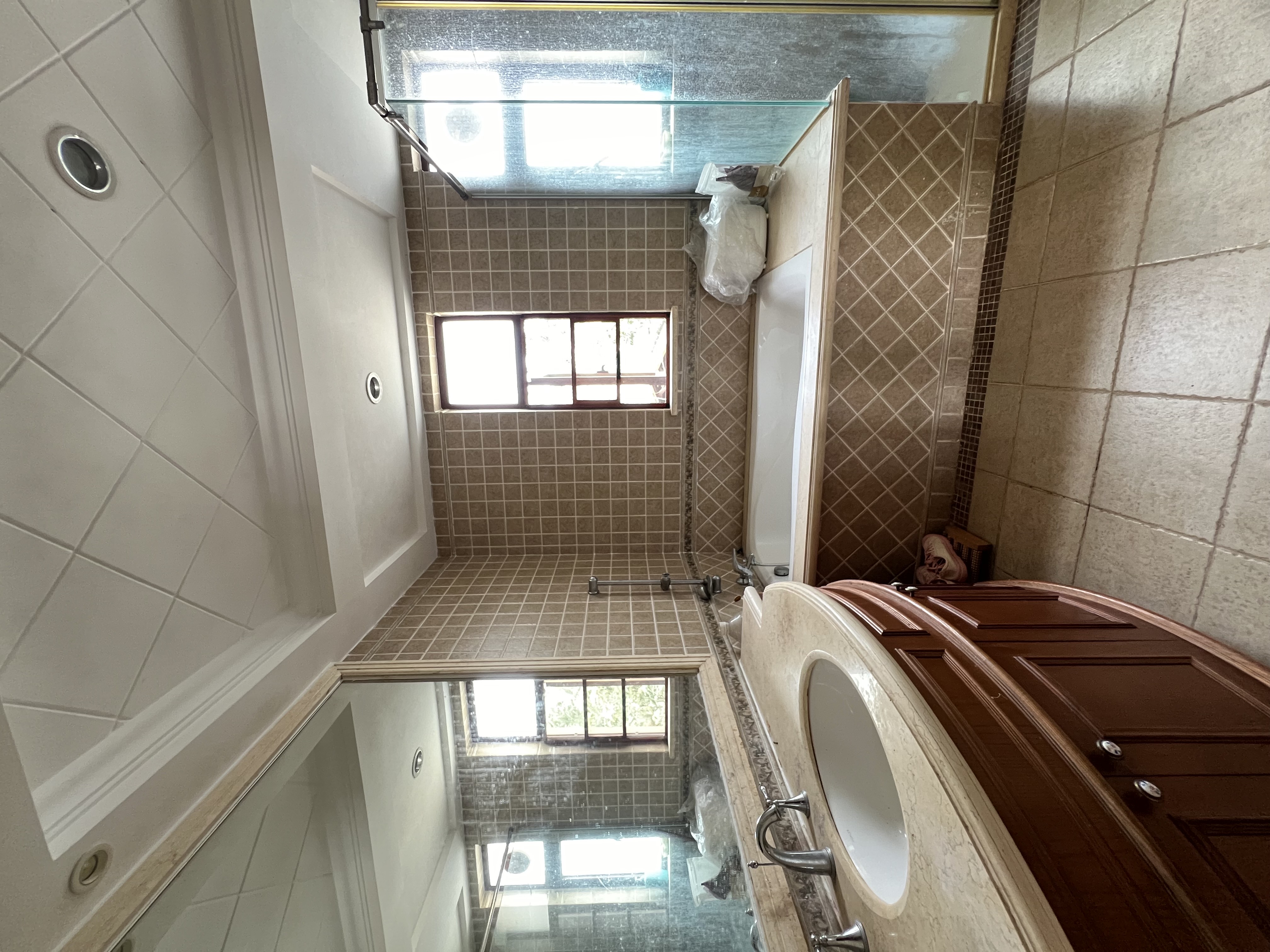 富力盈溪谷  5室3厅4卫    680.0万 富力盈溪谷  5室3厅4卫    680.0万室内图