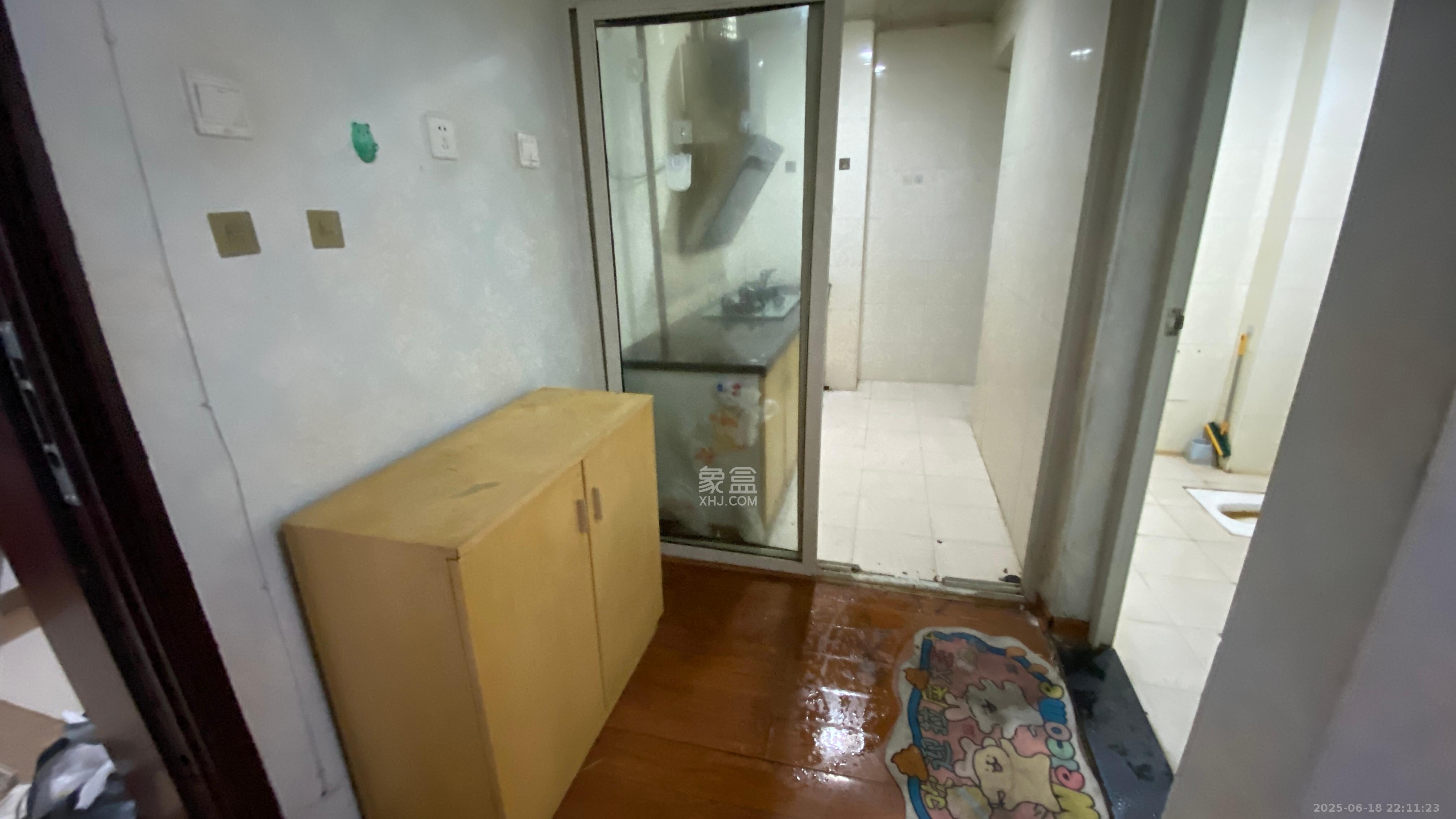 红星国际星城  2室1厅1卫    1400.0元/月 红星国际星城  2室1厅1卫    1400.0元/月室内图