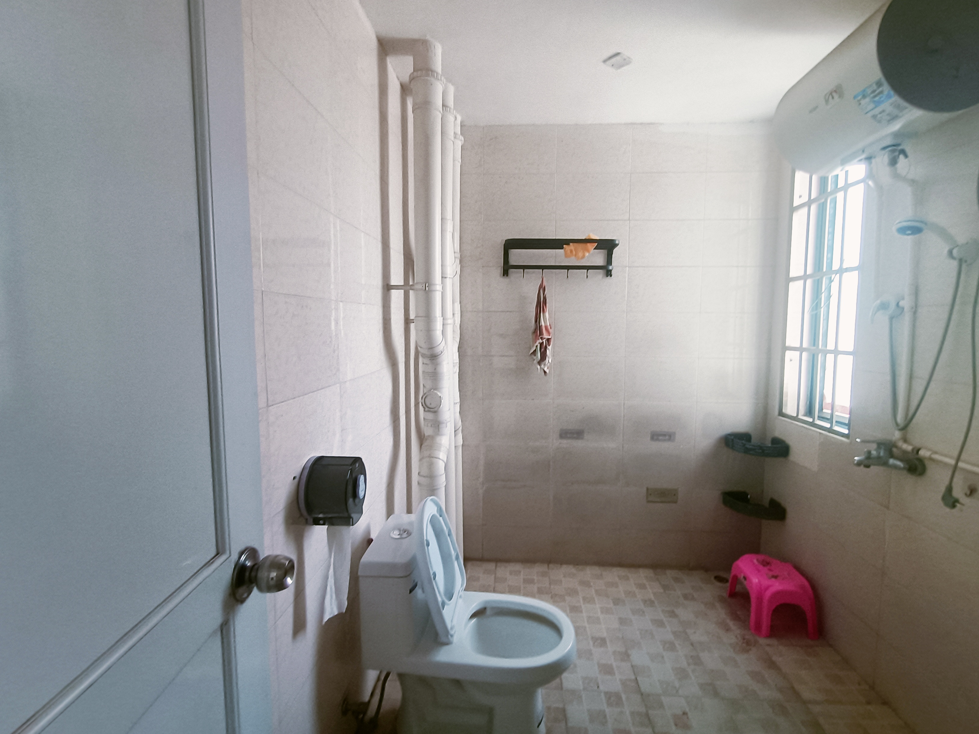 滨江新城 3室2厅1卫 1800.0元/月 滨江新城 3室2厅1卫 1800.0元/月室内图