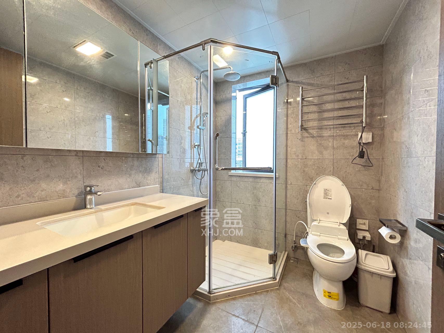 龙湖铂金中心(龙湖春江郦城)  4室2厅2卫    6980.0元/月 龙湖铂金中心(龙湖春江郦城)  4室2厅2卫    6980.0元/月室内图