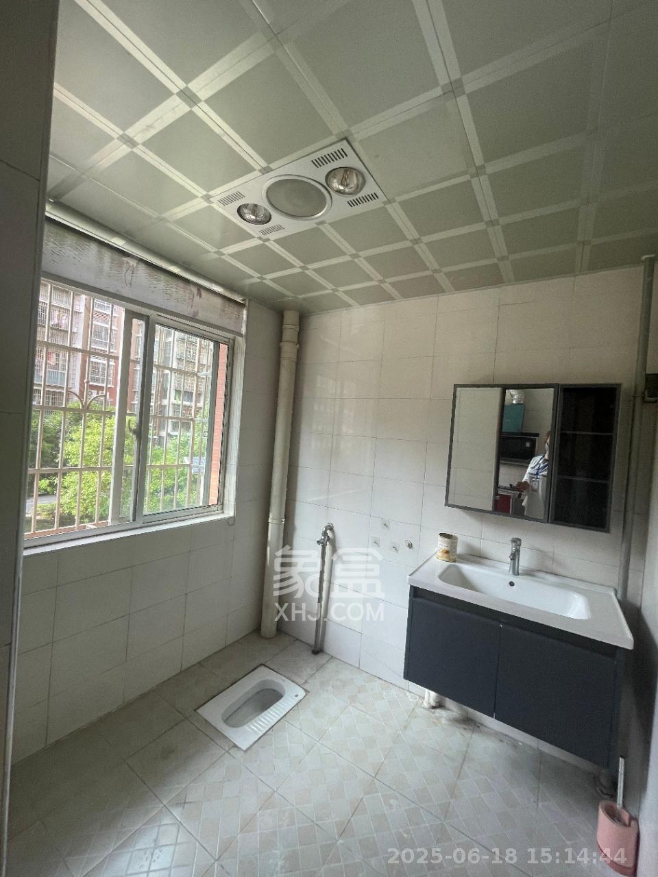 先锋新宇 3室2厅2卫 2000.0元/月 先锋新宇 3室2厅2卫 2000.0元/月室内图