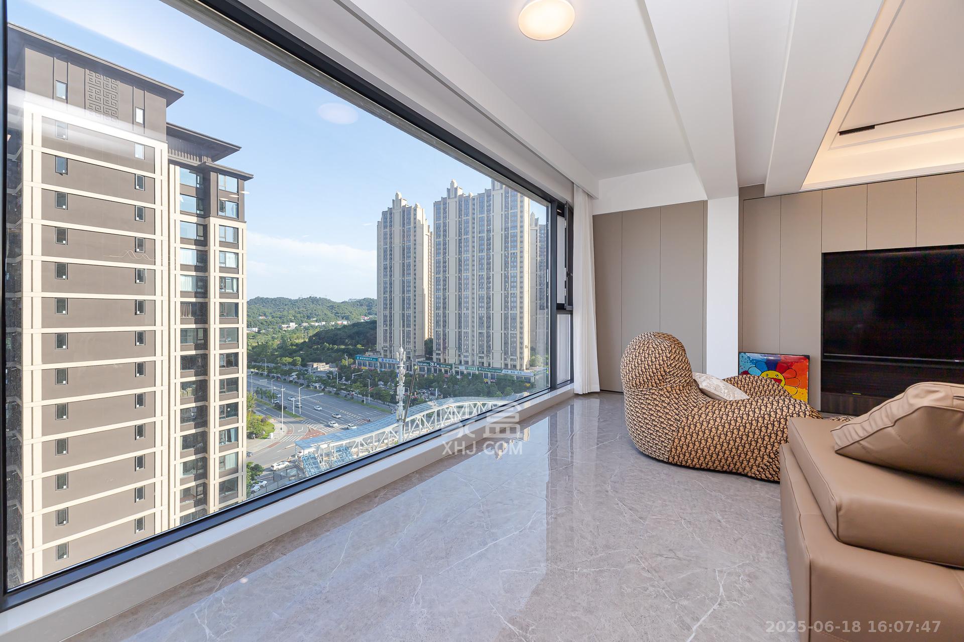 时代建发和著 4室2厅3卫 275.0万 时代建发和著 4室2厅3卫 275.0万阳台