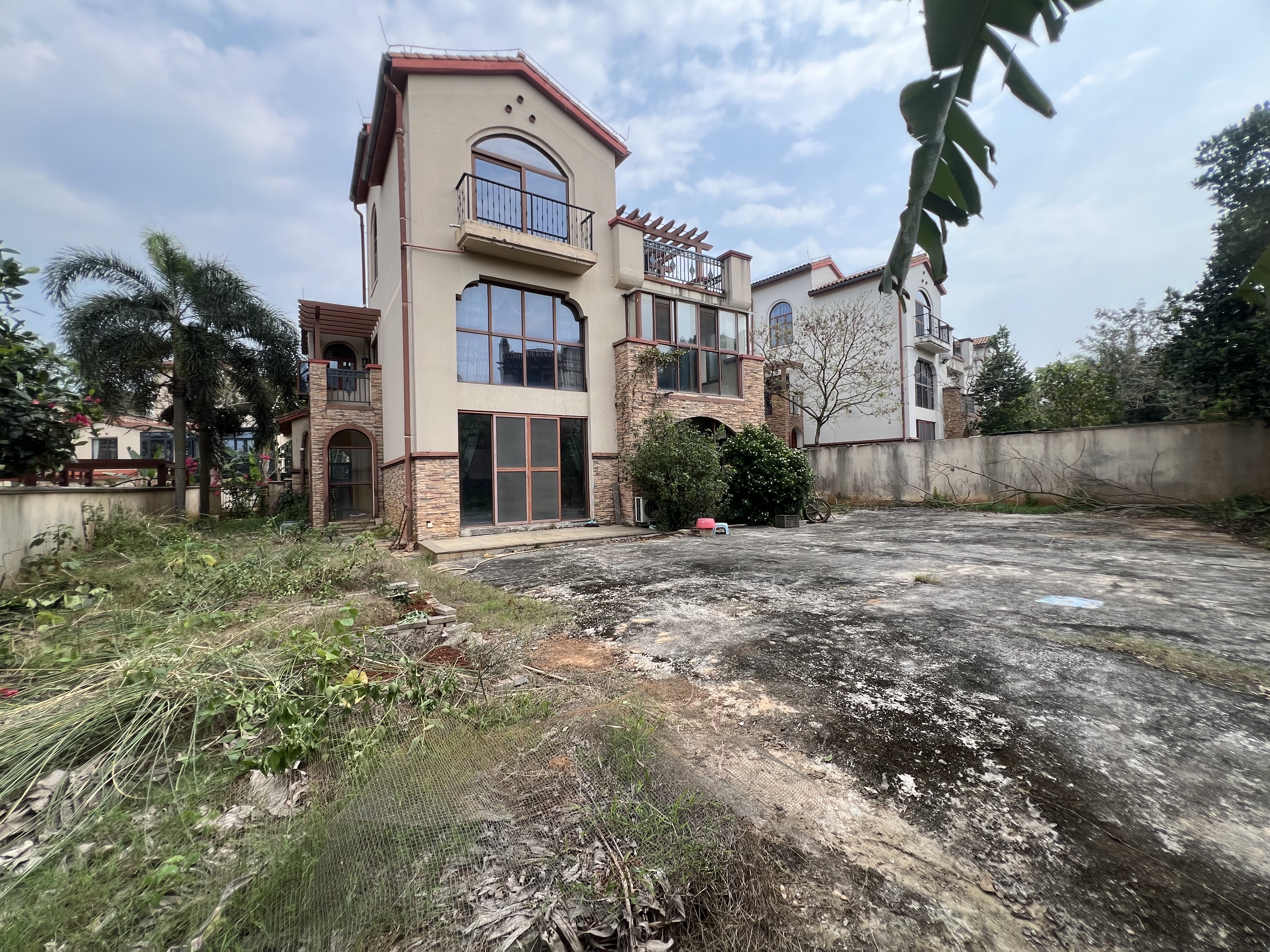 富力盈溪谷  5室3厅4卫    680.0万 富力盈溪谷  5室3厅4卫    680.0万户型图