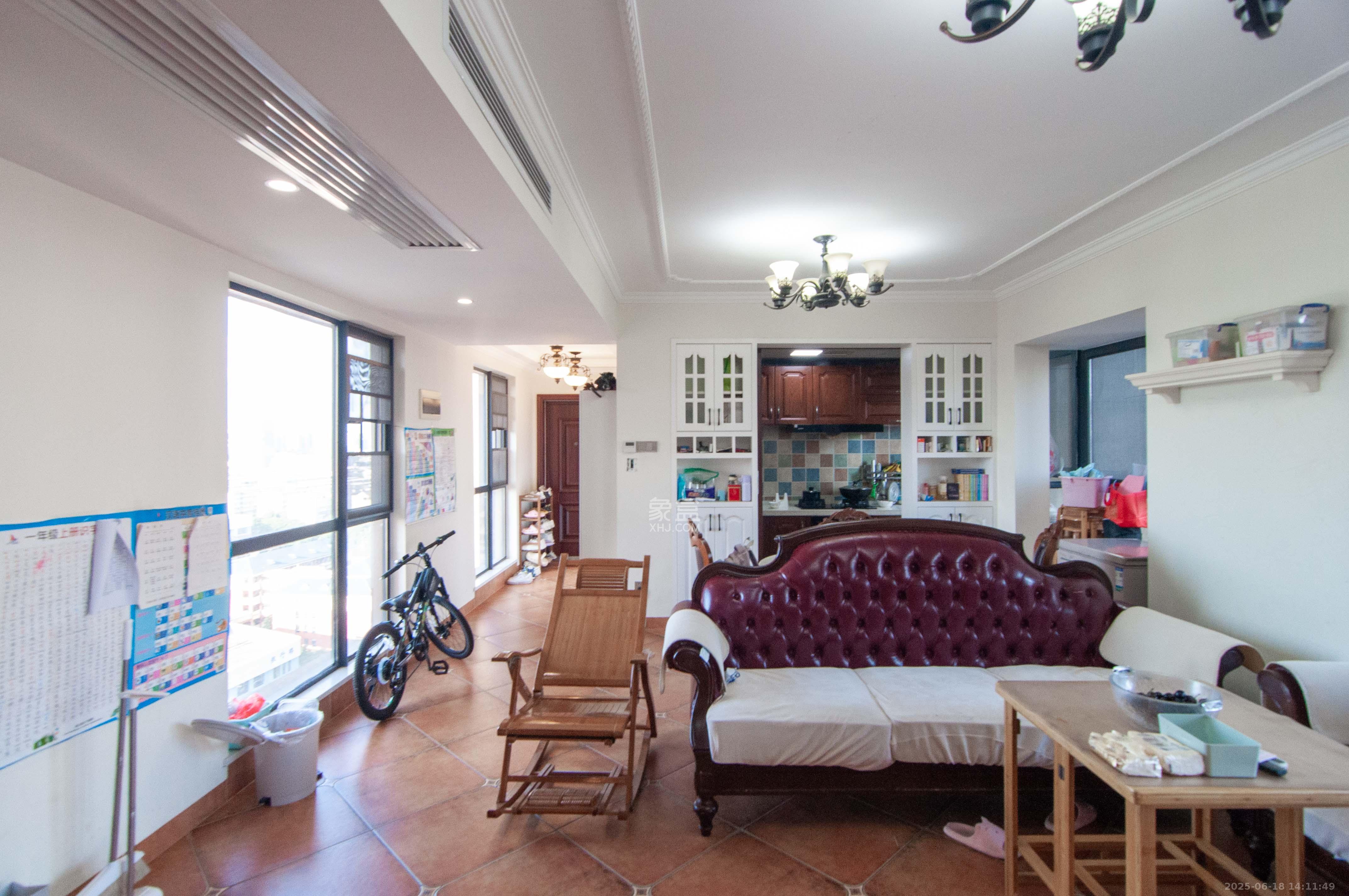 振业城二期  4室2厅2卫    168.0万客厅