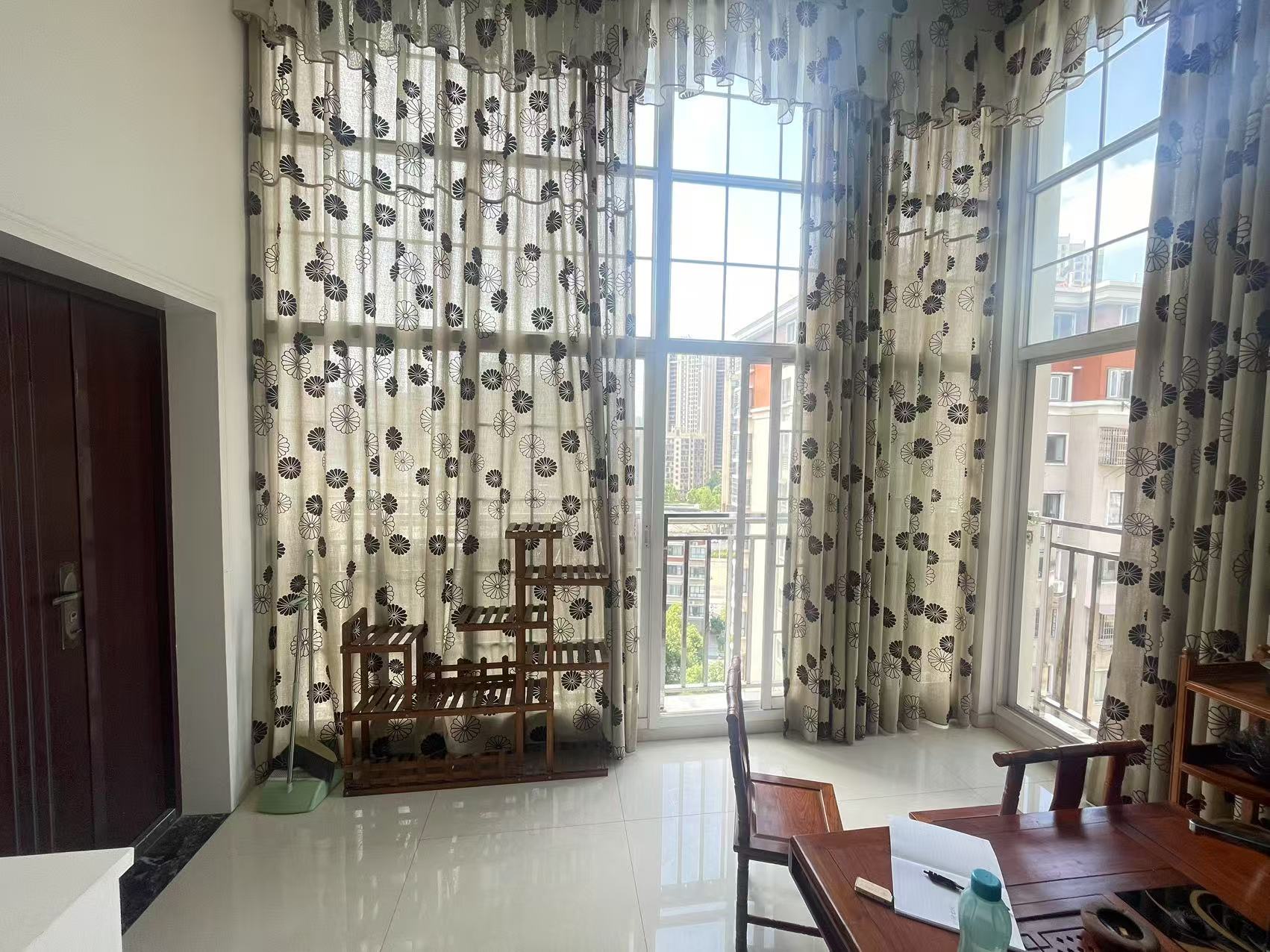 上城世家 3室2厅2卫 2100.0元/月 上城世家 3室2厅2卫 2100.0元/月室内图