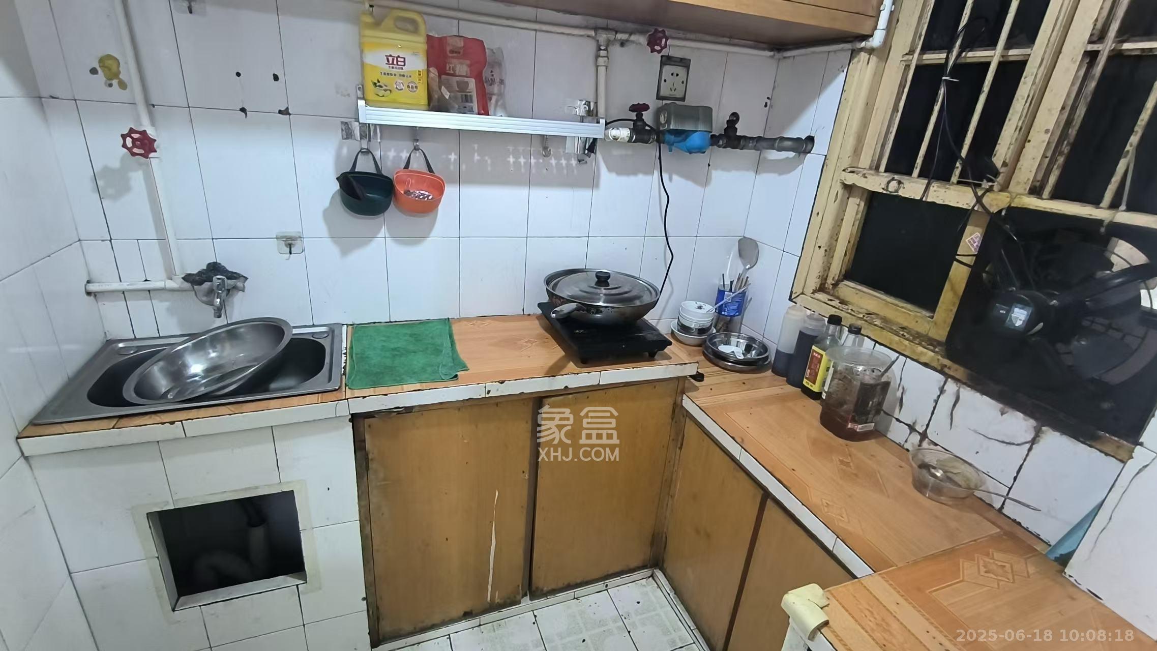 吉景小区  1室1厅1卫   1300.00元/月室内图