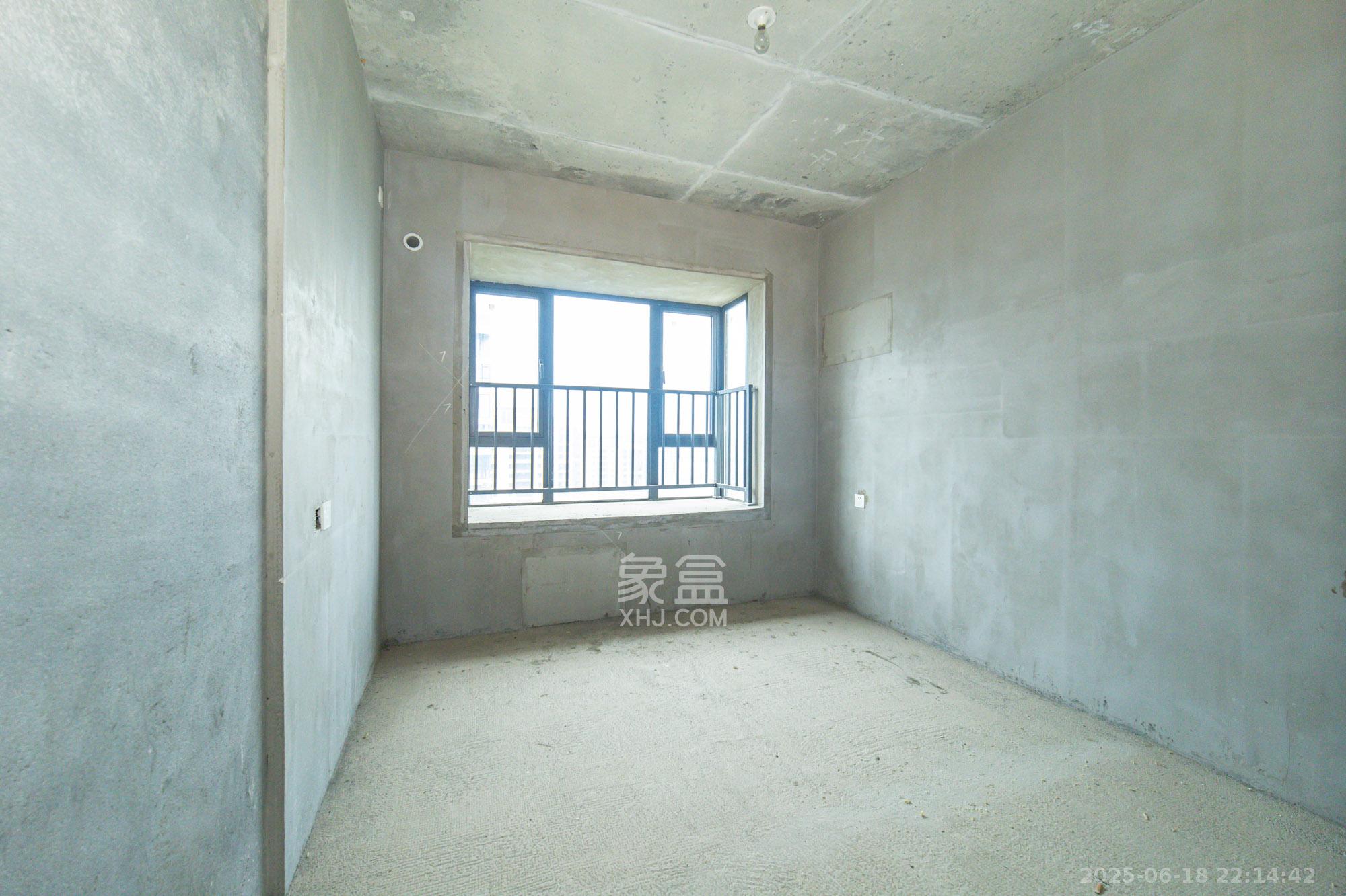 弘坤东昇 4室2厅2卫 85.0万 弘坤东昇 4室2厅2卫 85.0万卧室