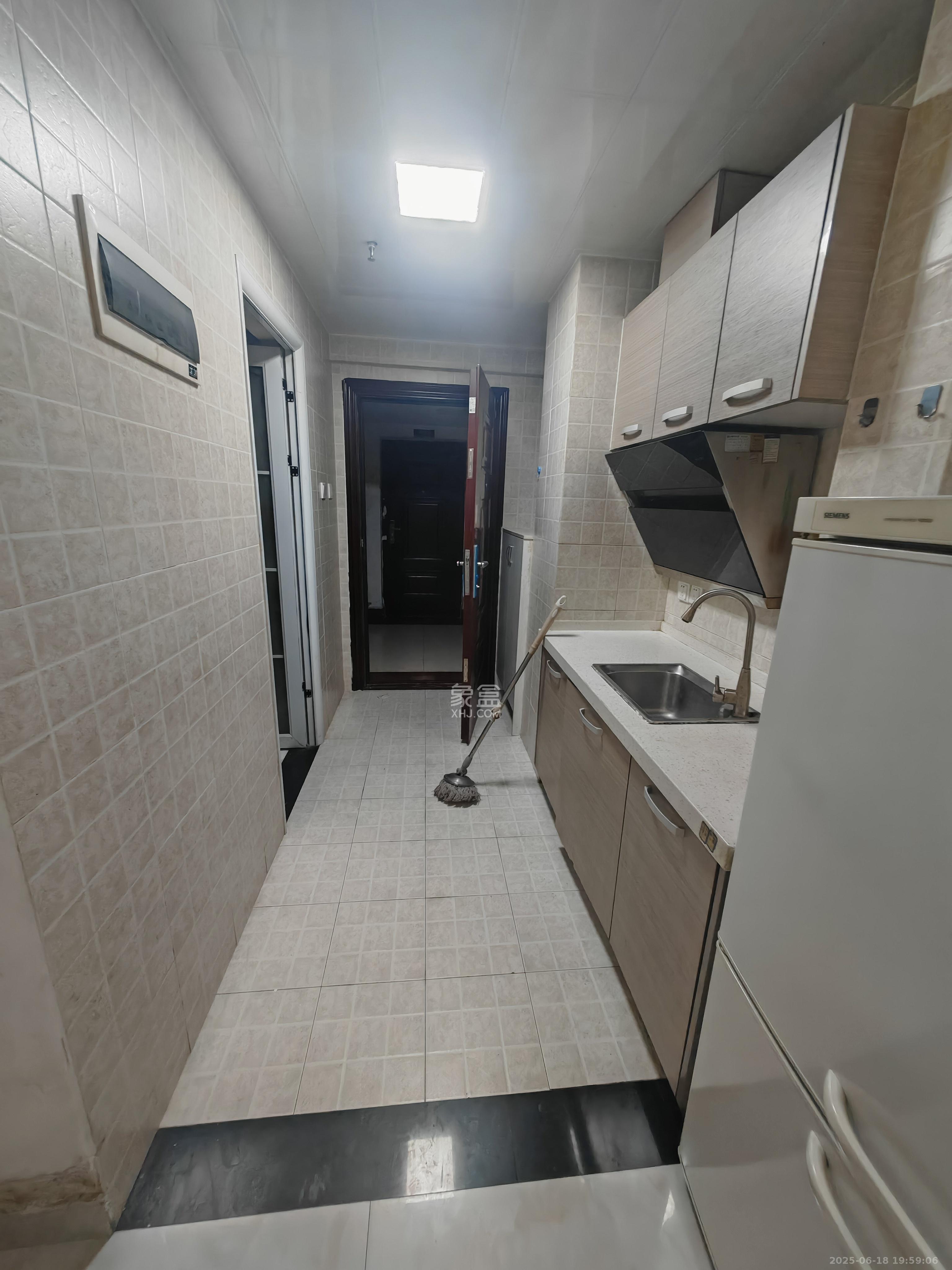 钰龙天下二期(钰龙佳园) 1室1厅1卫 1200.0元/月 钰龙天下二期(钰龙佳园) 1室1厅1卫 1200.0元/月室内图