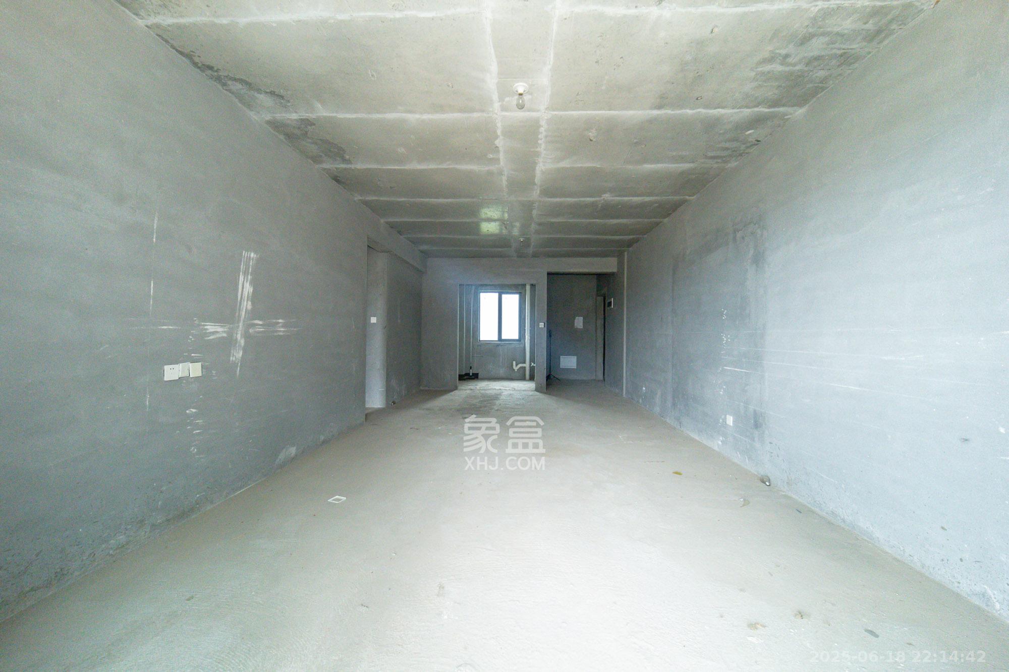 弘坤东昇 4室2厅2卫 85.0万 弘坤东昇 4室2厅2卫 85.0万客厅