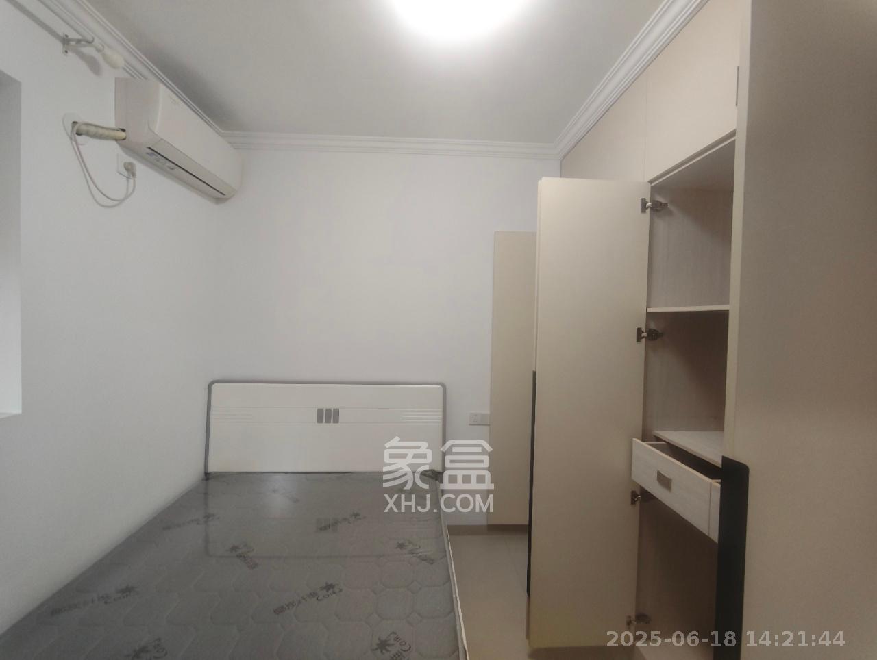 东岸梅园小区  3室1厅1卫    2300.0元/月室内图