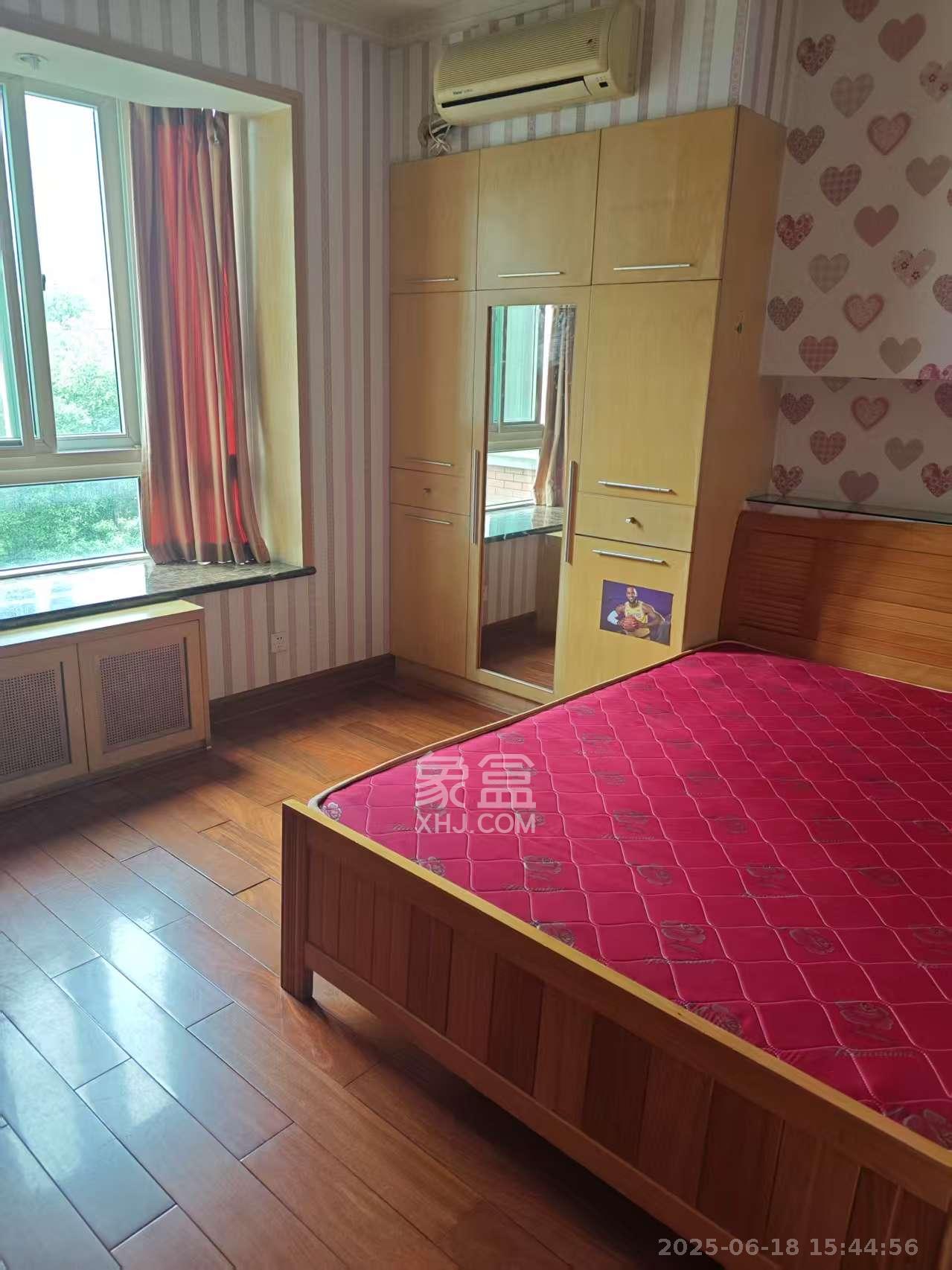 新华联家园 3室2厅2卫 3200.0元/月 新华联家园 3室2厅2卫 3200.0元/月室内图