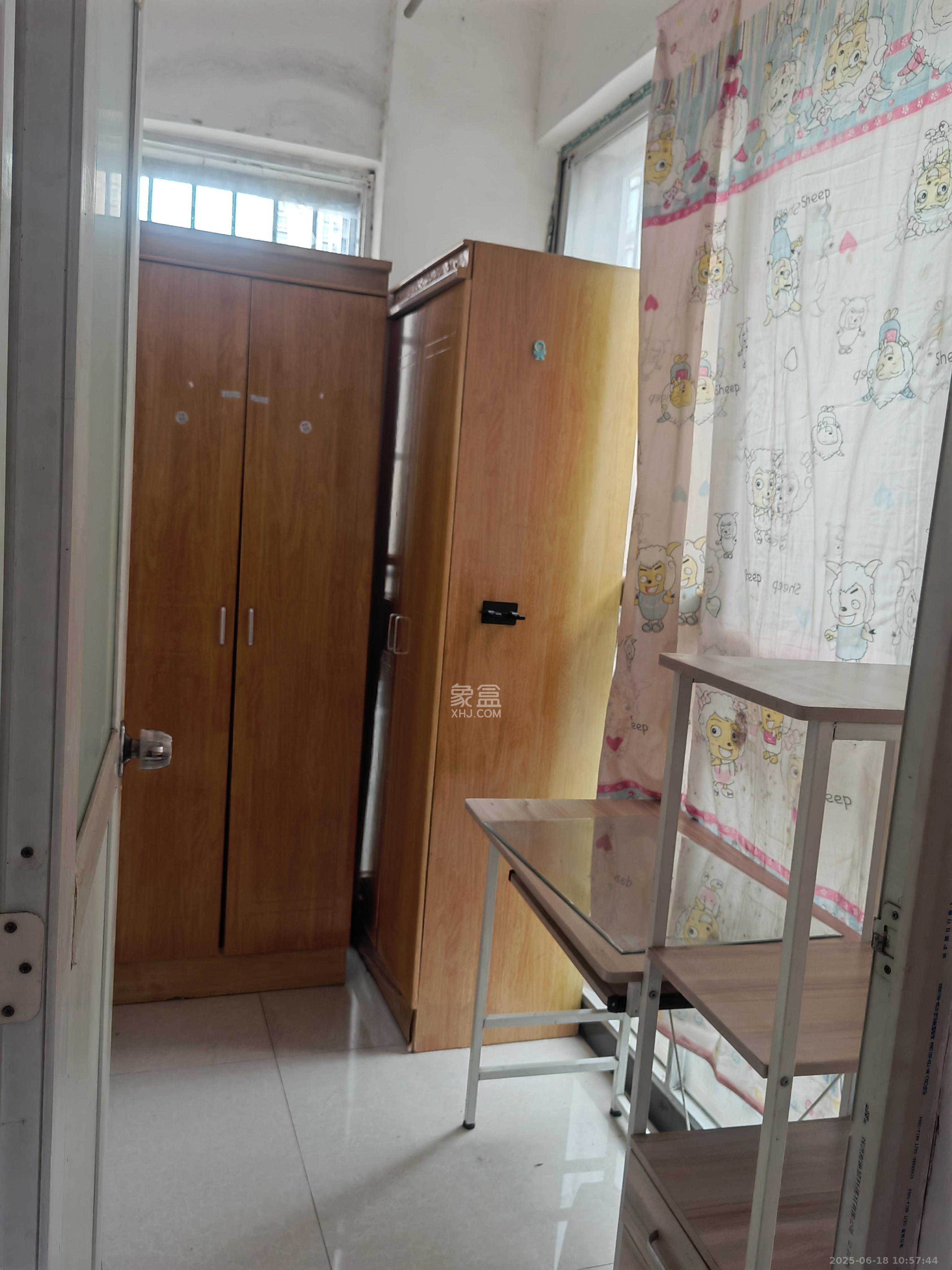 湘绣城 3室2厅1卫 1200.0元/月 湘绣城 3室2厅1卫 1200.0元/月室内图