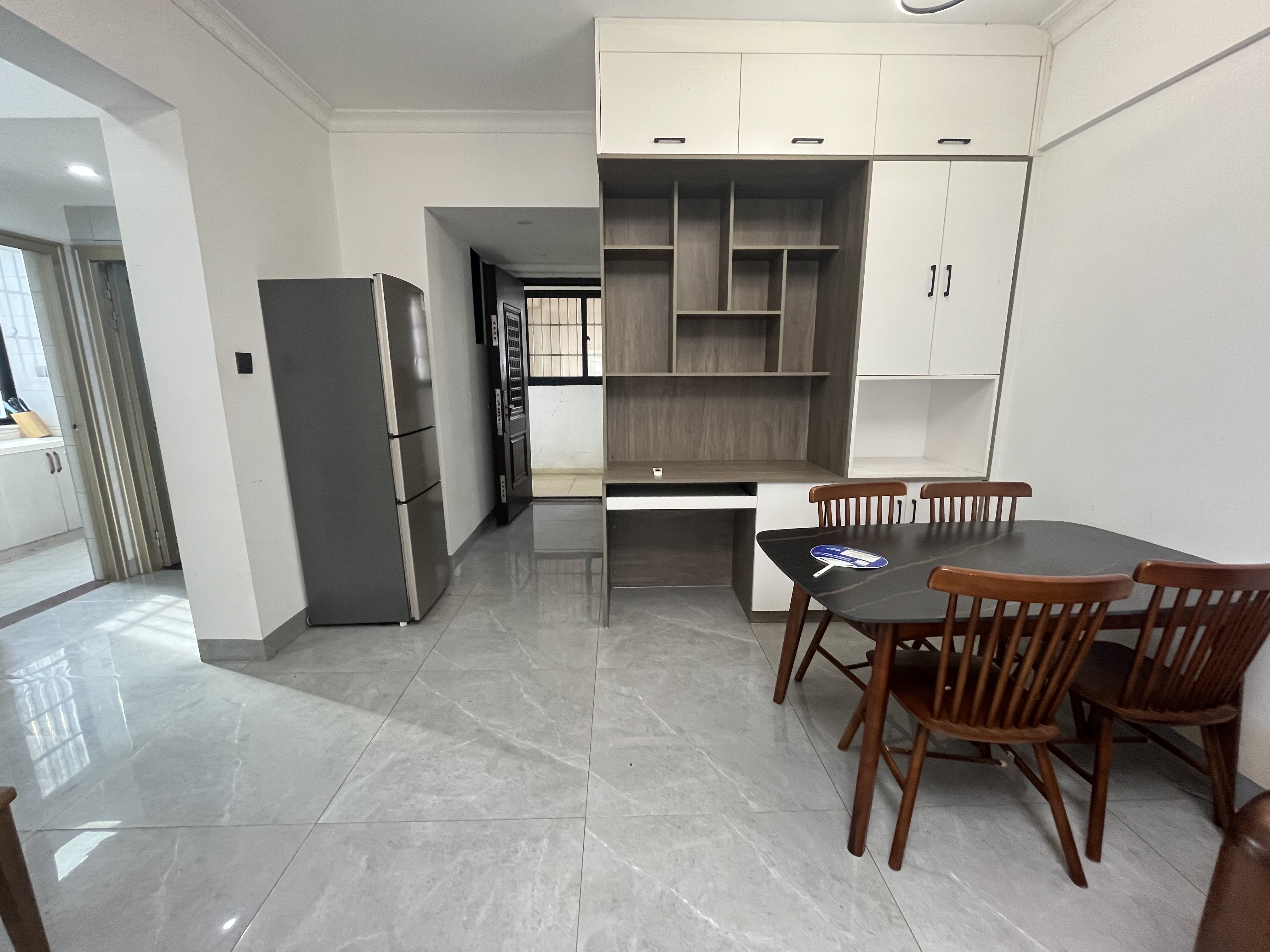 新大洲教师住宅小区 3室2厅1卫 1800.0元/月 新大洲教师住宅小区 3室2厅1卫 1800.0元/月室内图