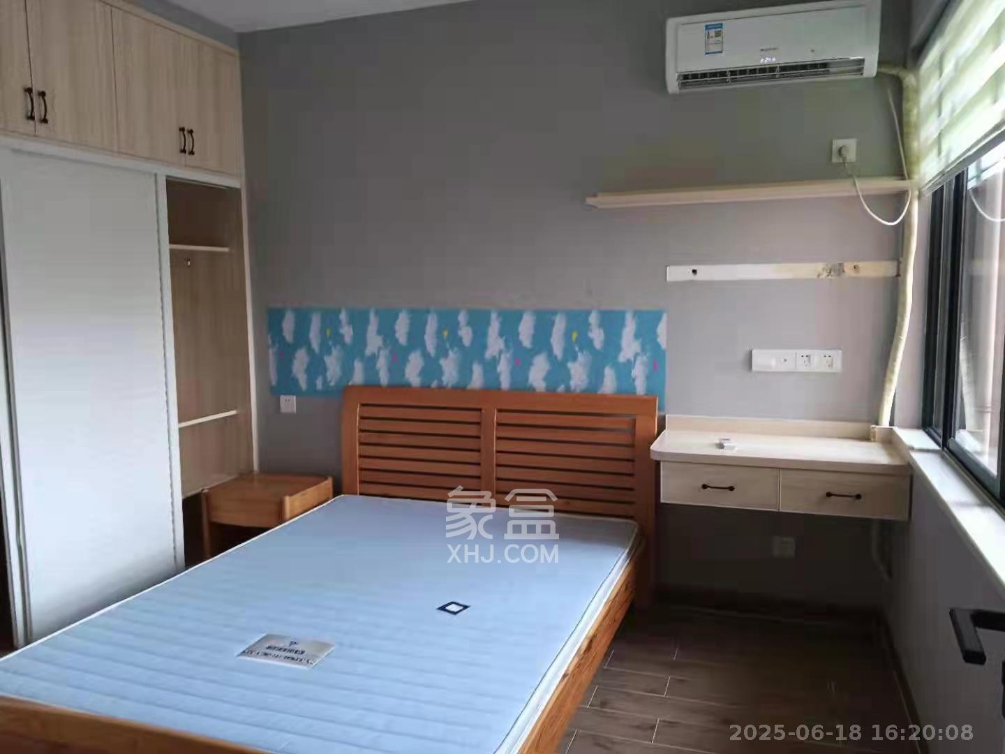 天城湖光山色 3室2厅1卫 2300.0元/月 天城湖光山色 3室2厅1卫 2300.0元/月室内图