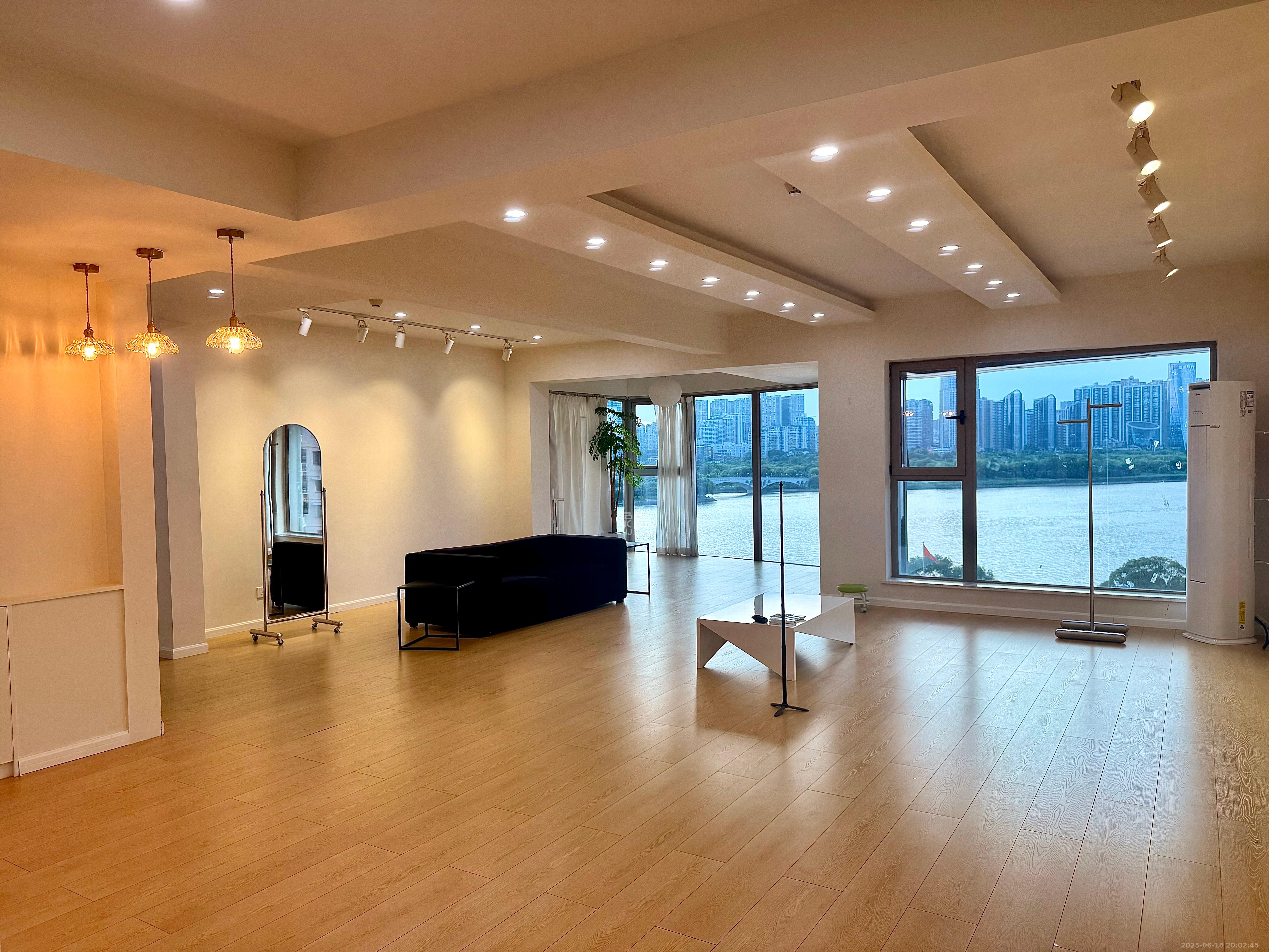潮宗御苑  3室2厅2卫   6500.00元/月室内图