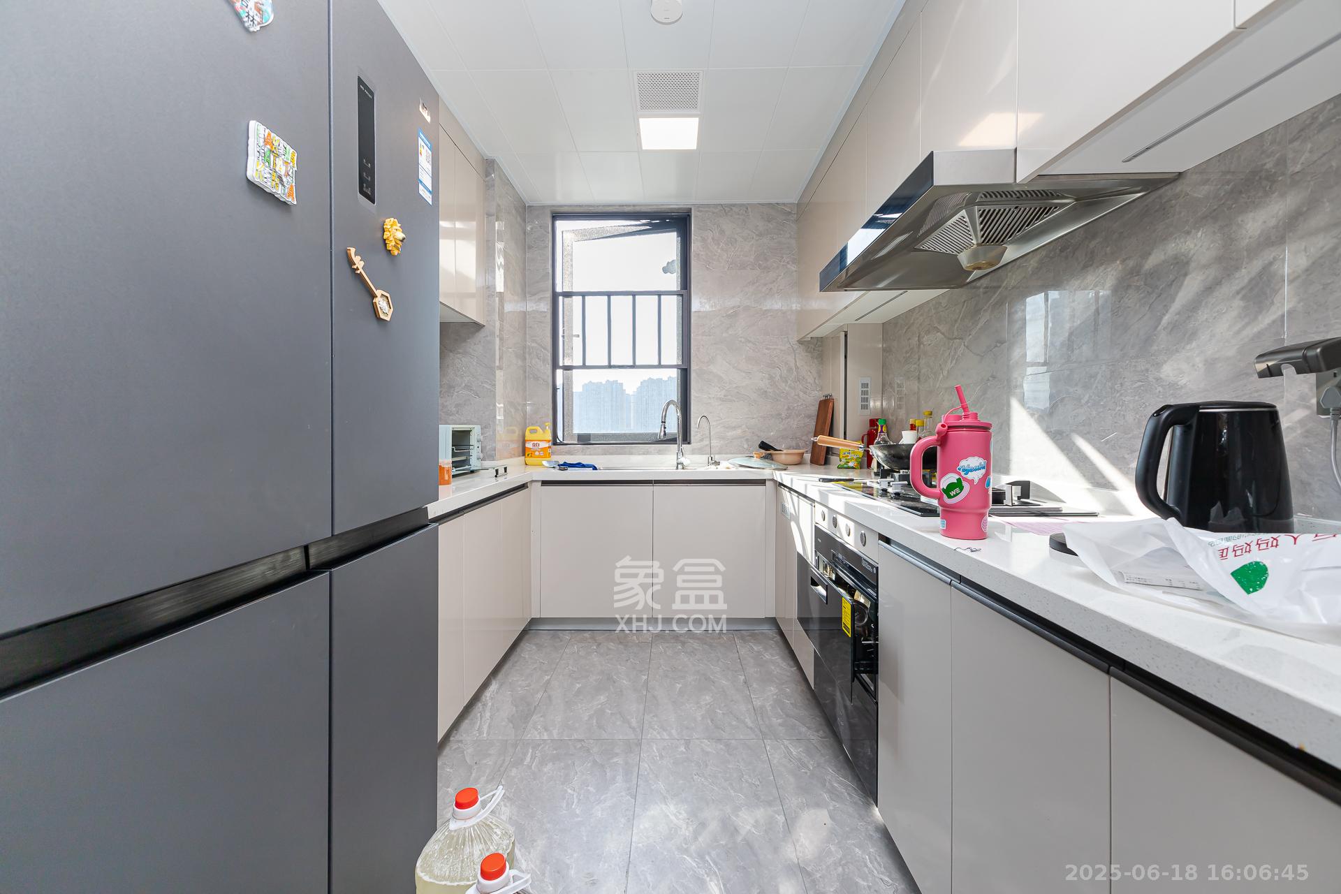 时代建发和著 4室2厅3卫 275.0万 时代建发和著 4室2厅3卫 275.0万厨房