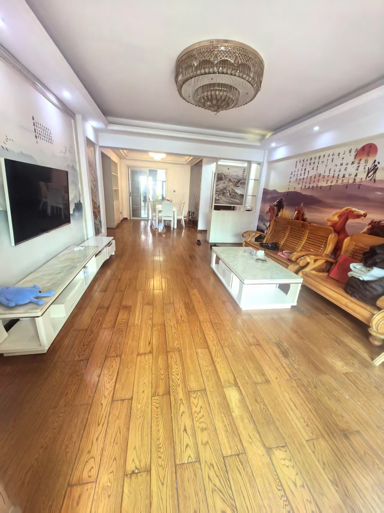 辉煌广场  3室2厅2卫    1500.0元/月 辉煌广场  3室2厅2卫    1500.0元/月室内图