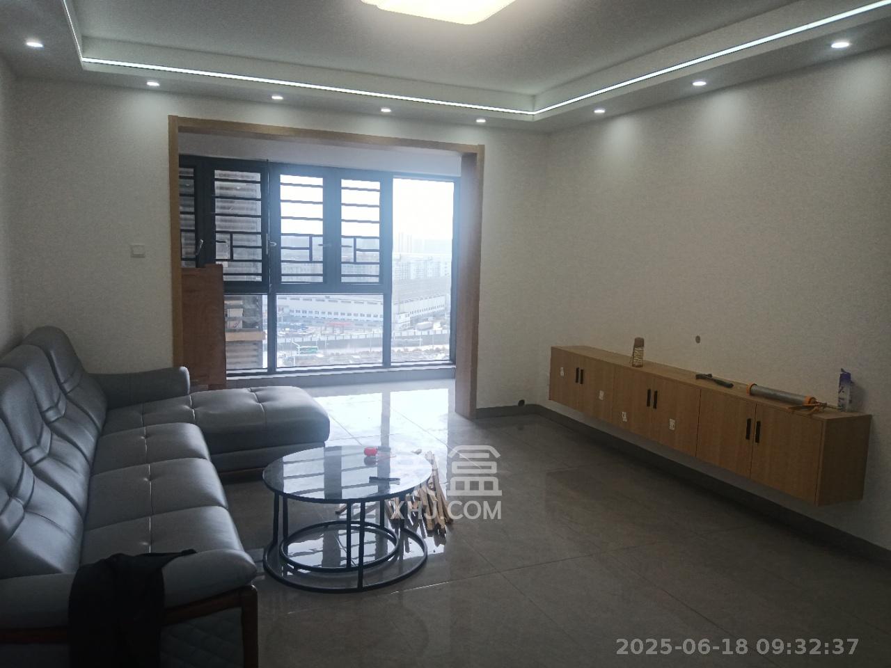 中建嘉和城  4室2厅2卫    2600.0元/月