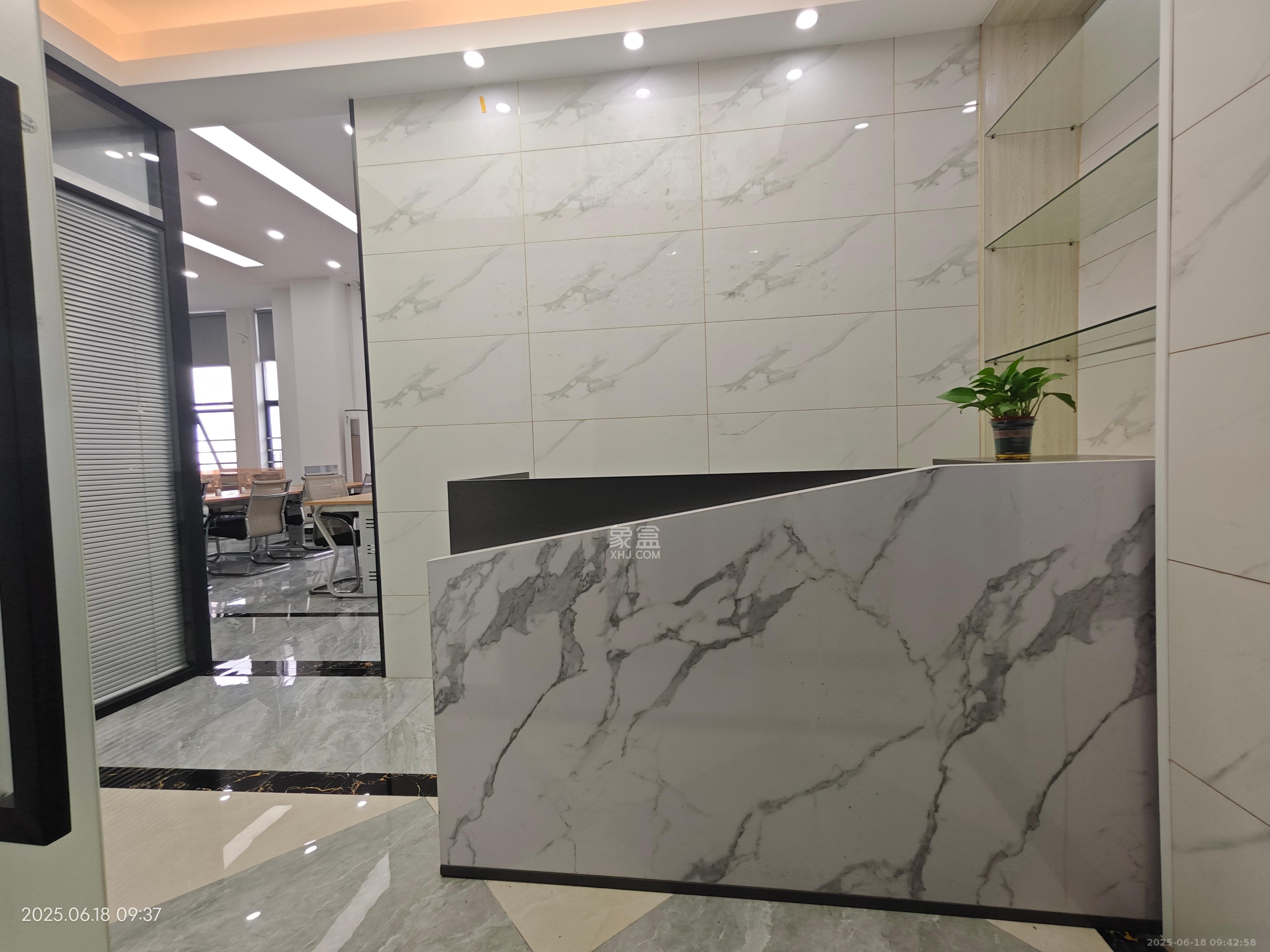 华润置地广场二期   200.0㎡      9500.0元/月室内图