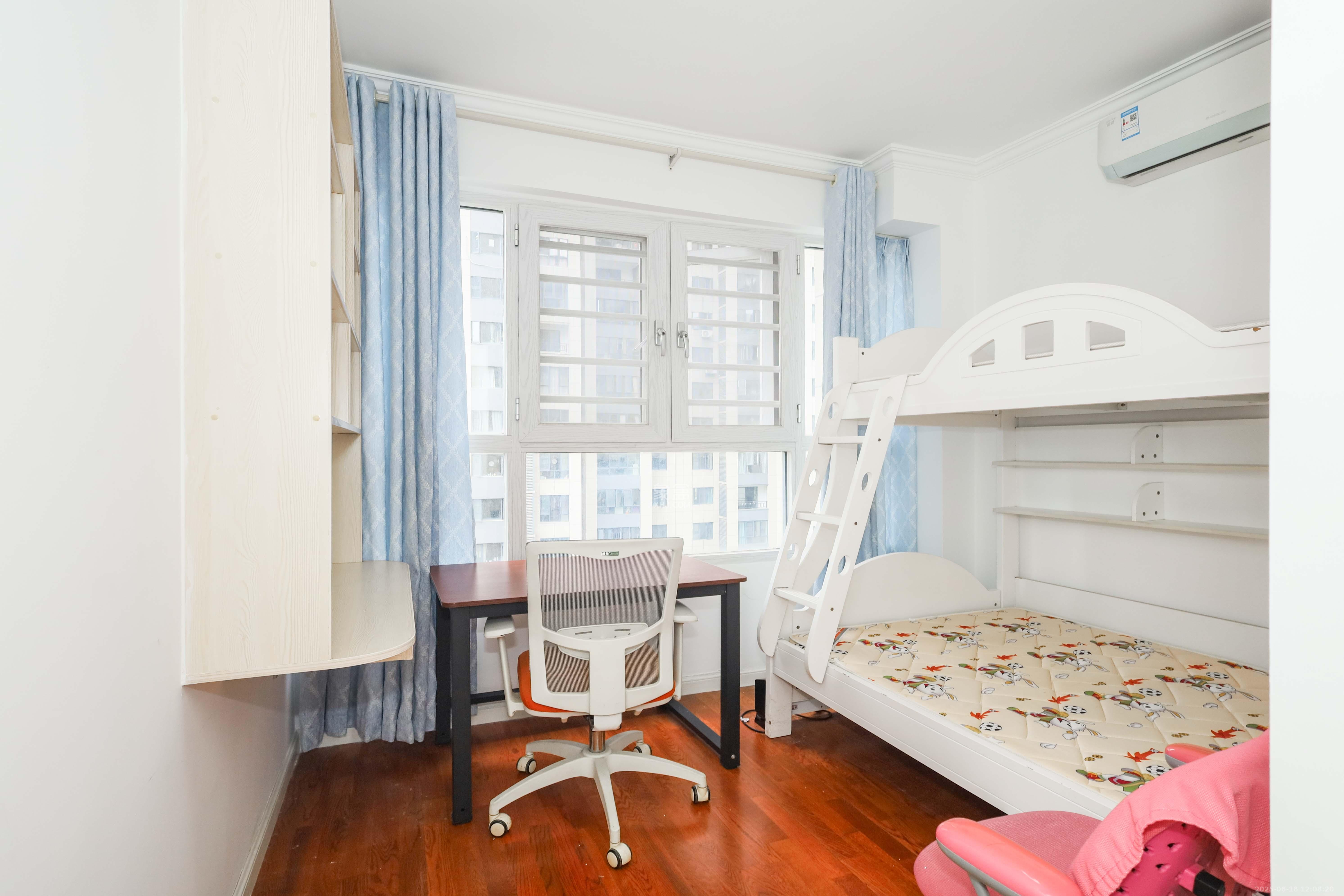 中国铁建梅溪青秀一期 3室2厅1卫 112.0万 中国铁建梅溪青秀一期 3室2厅1卫 112.0万卧室