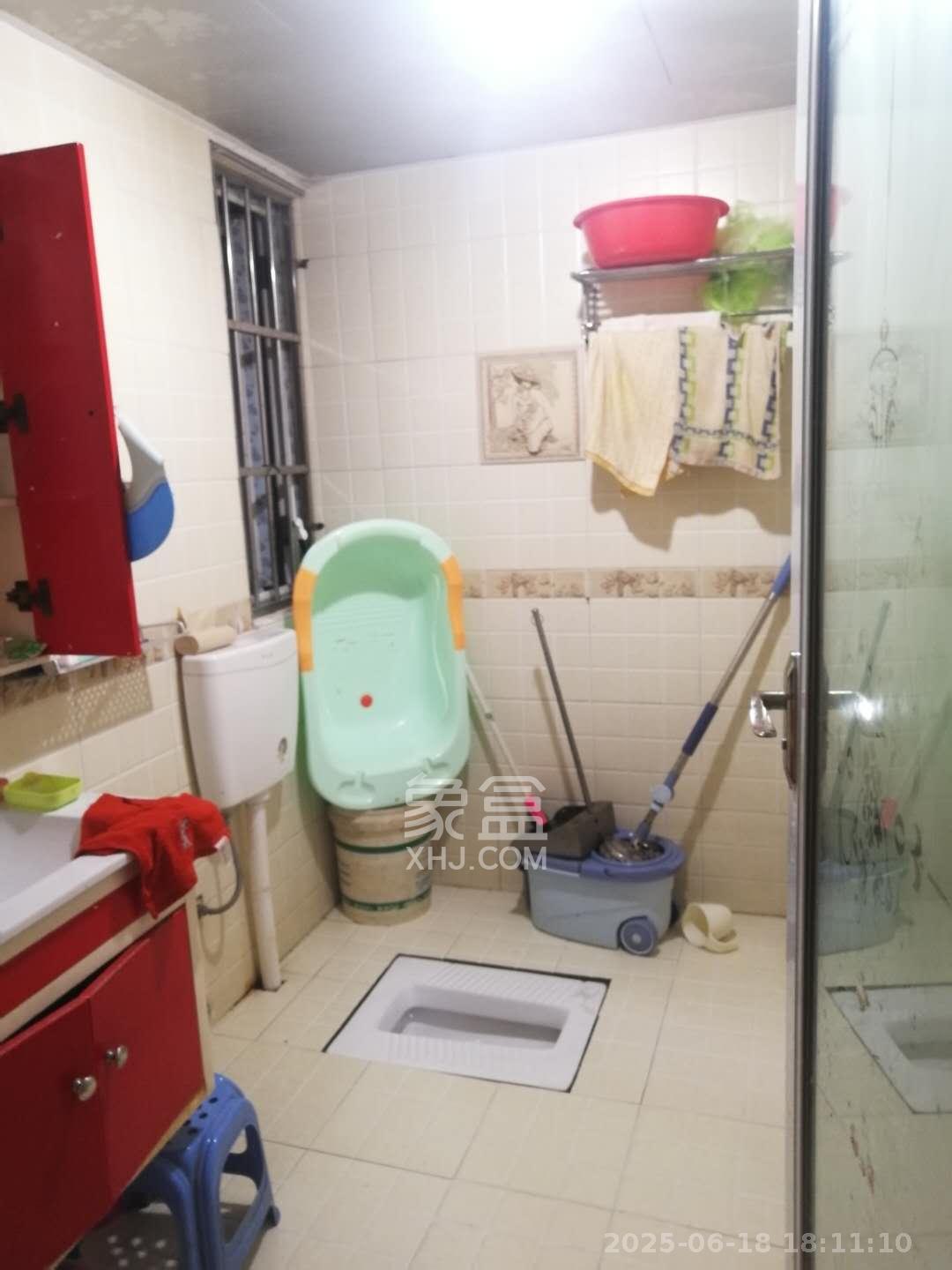 山水湾  2室2厅1卫   1700.00元/月室内图
