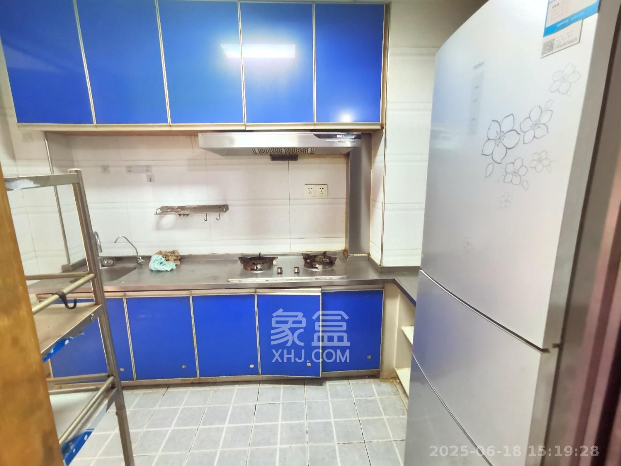 三一街区  3室2厅1卫   1400.00元/月室内图