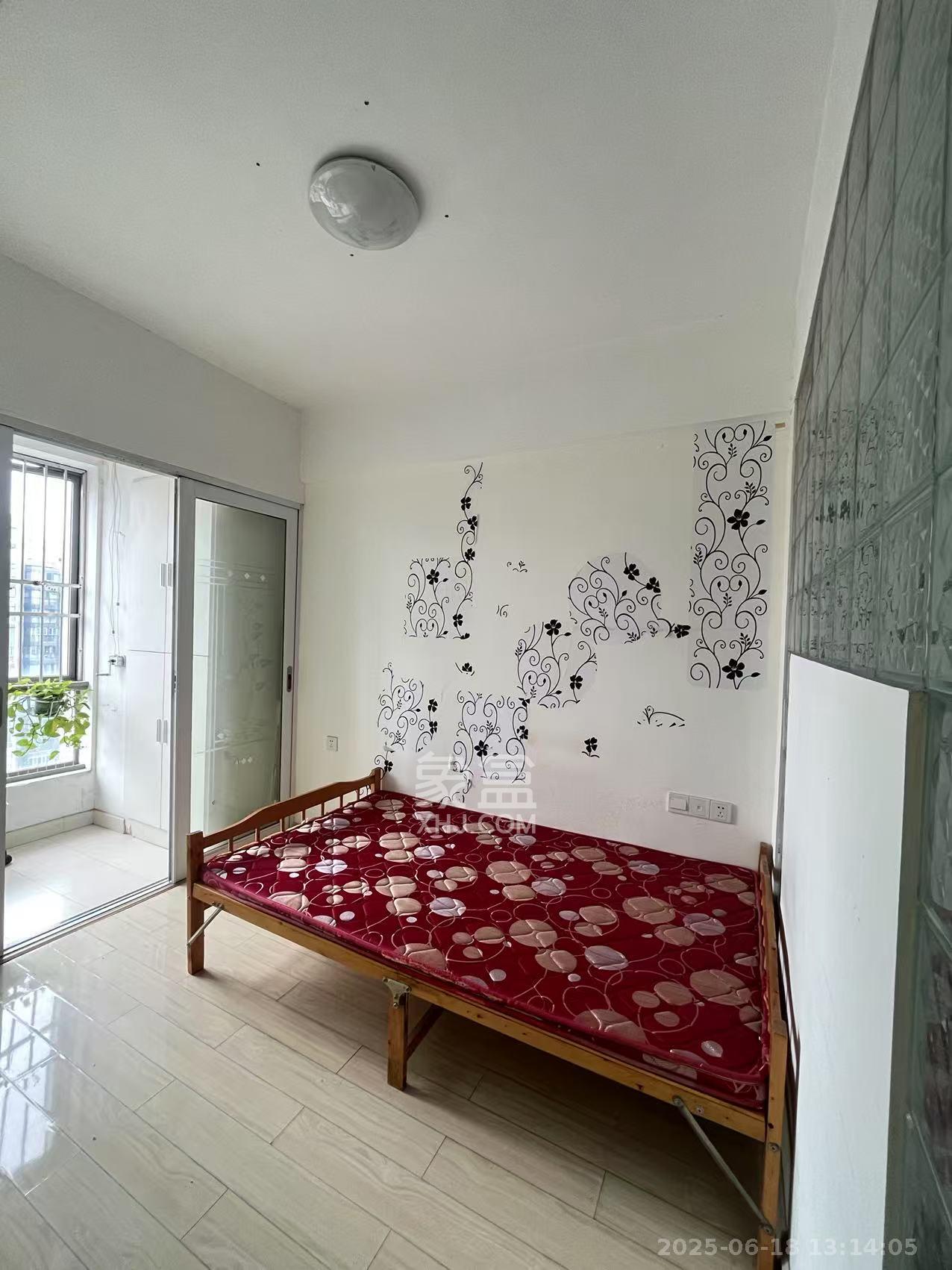 建鸿达华都（华都小户型及大华写字楼）  2室1厅1卫   2400.00元/月室内图