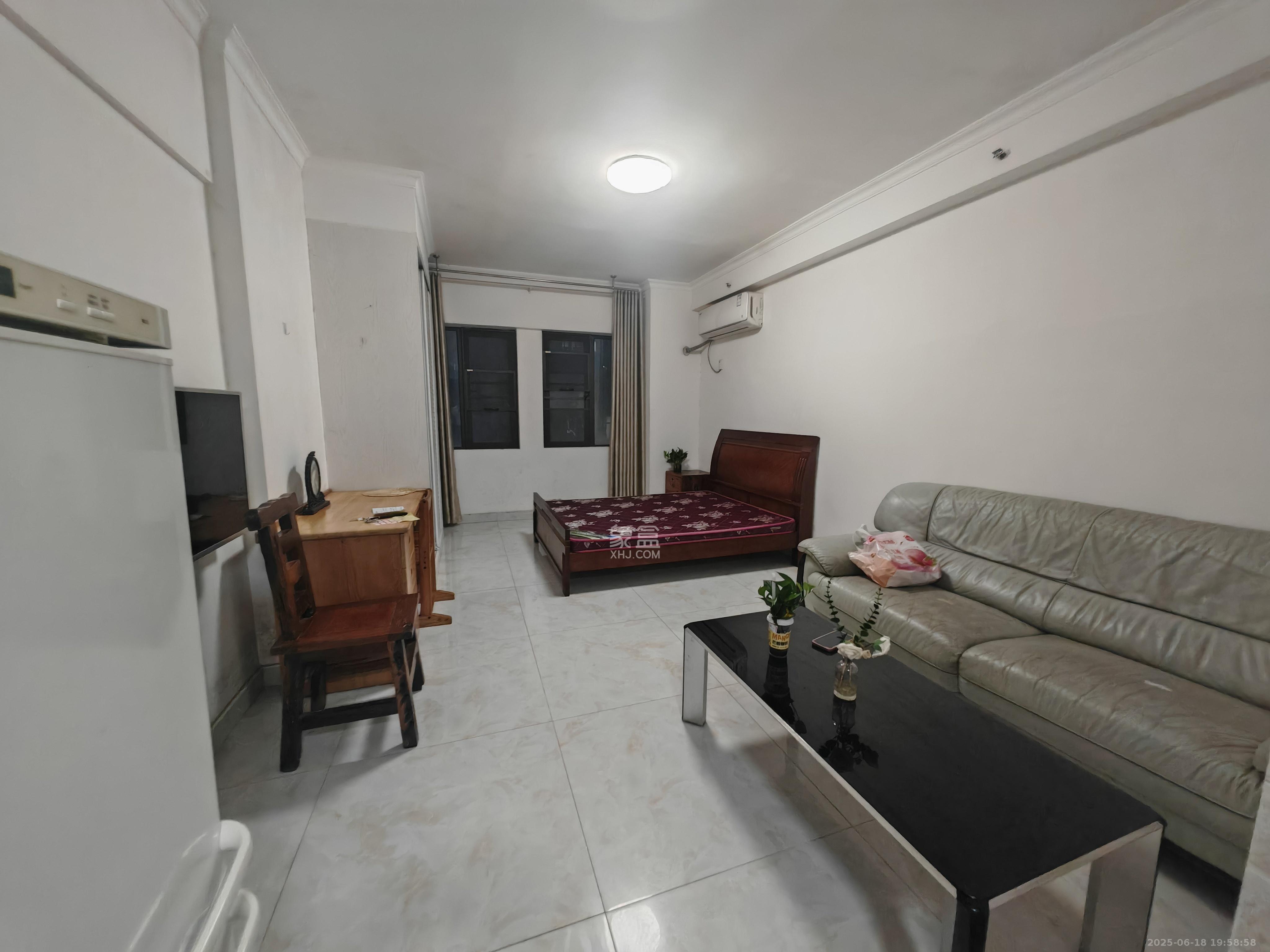 钰龙天下二期(钰龙佳园) 1室1厅1卫 1200.0元/月 钰龙天下二期(钰龙佳园) 1室1厅1卫 1200.0元/月室内图