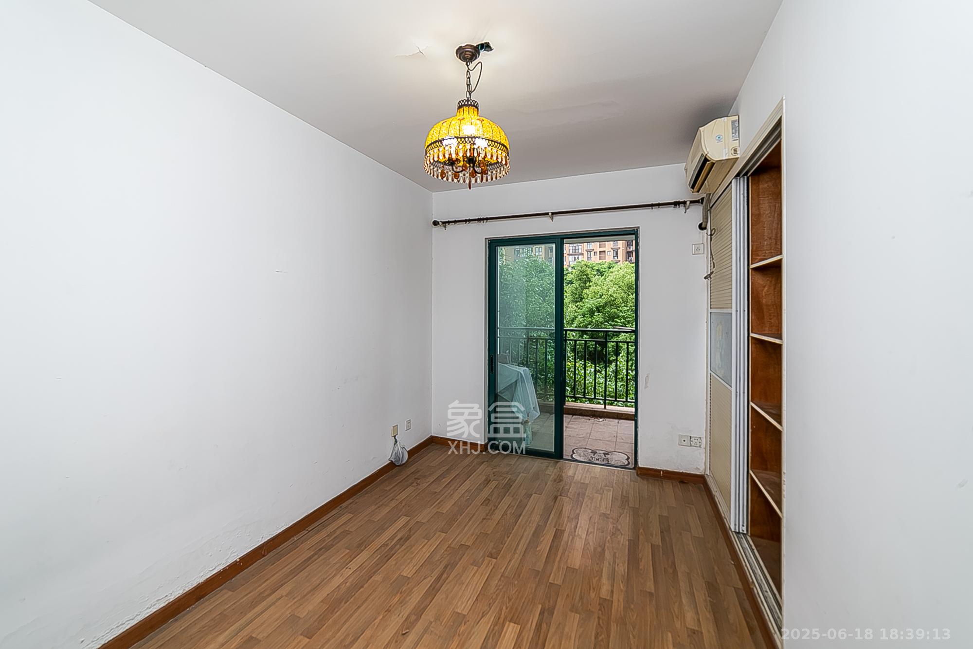 中江国际花城  3室2厅1卫    118.0万 中江国际花城  3室2厅1卫    118.0万卧室