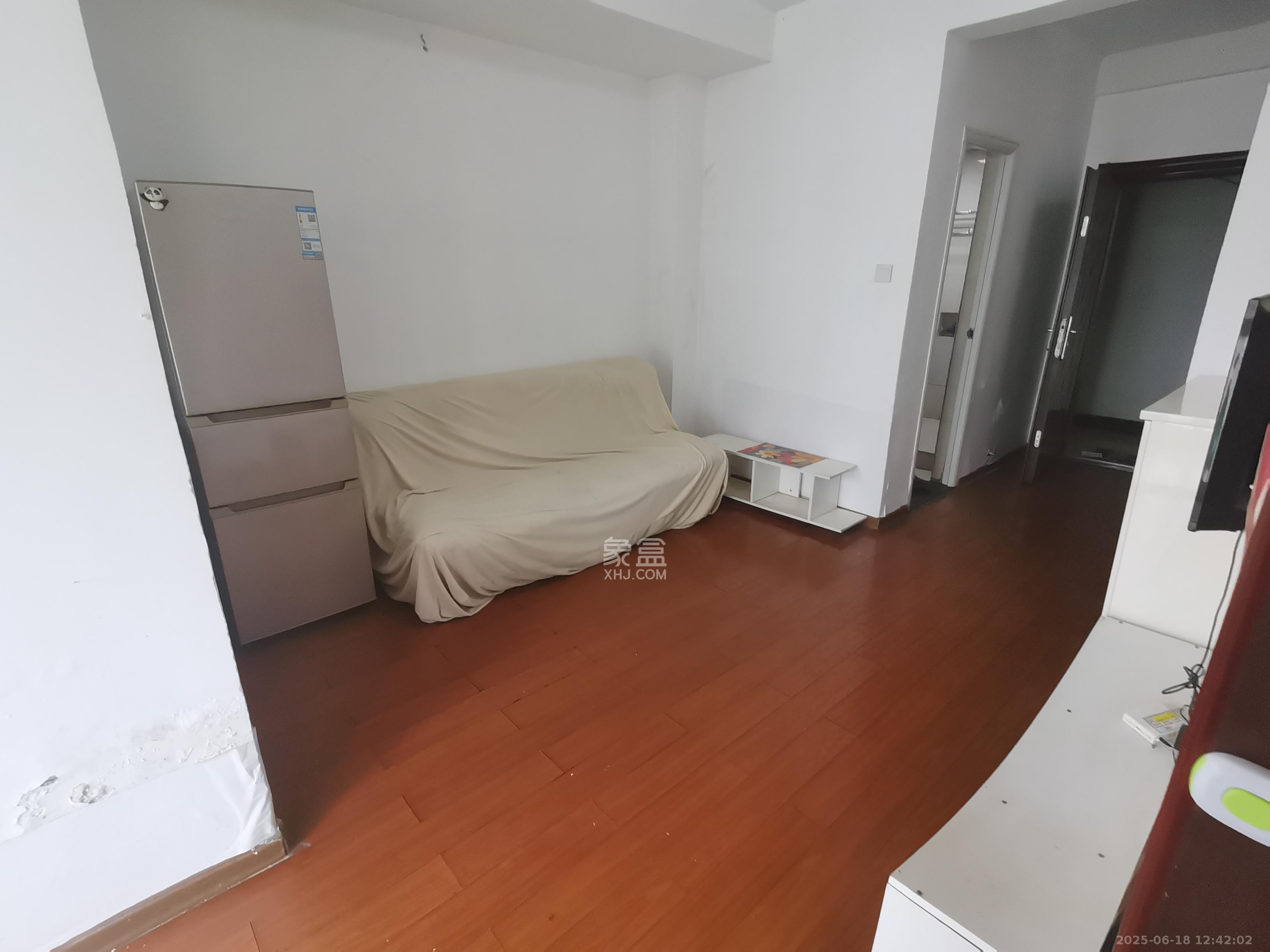 江临天下 1室1厅1卫 1600.0元/月 江临天下 1室1厅1卫 1600.0元/月室内图