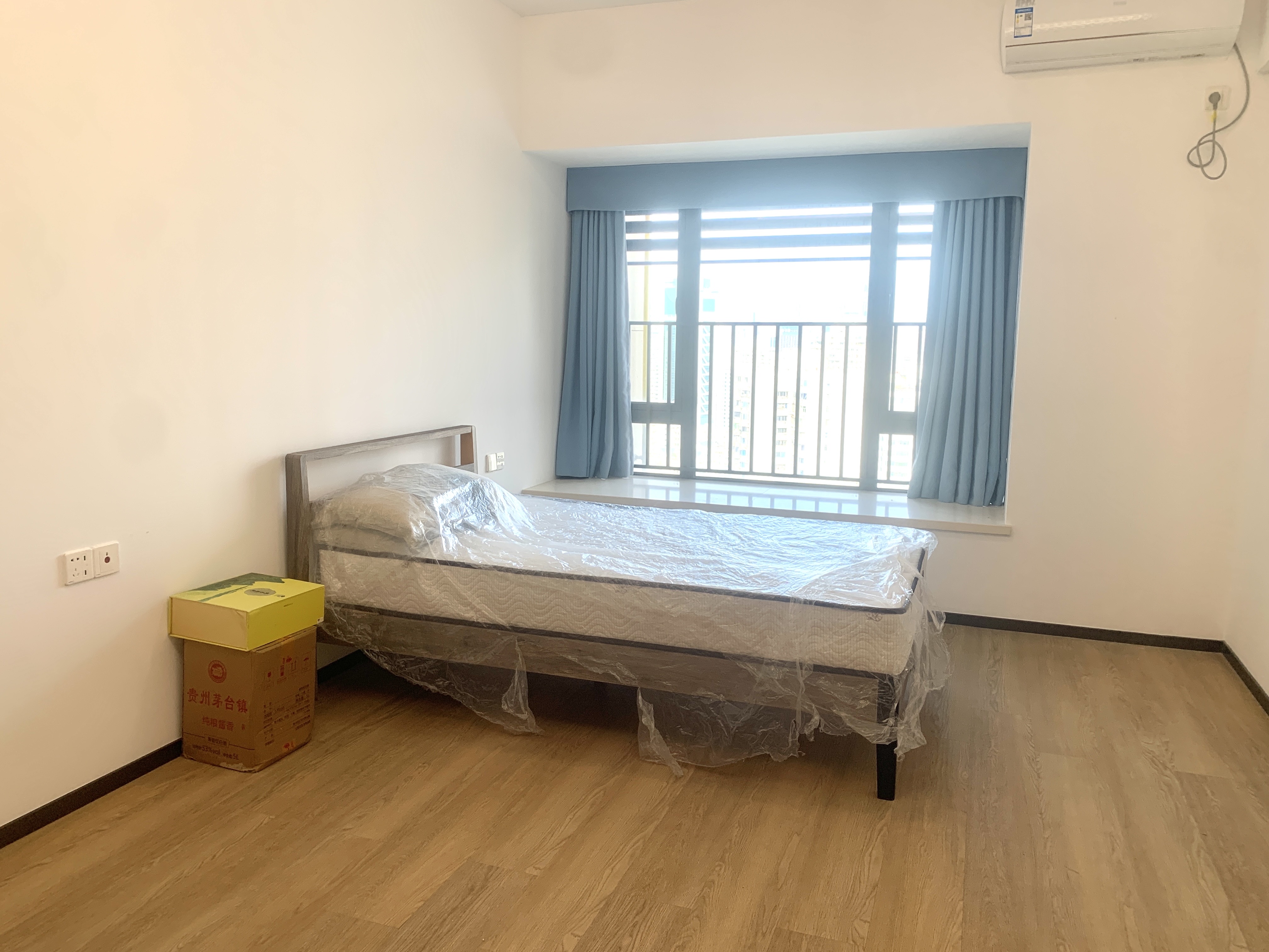 华润中心二期东悦府 2室2厅1卫 200.0万 华润中心二期东悦府 2室2厅1卫 200.0万客厅