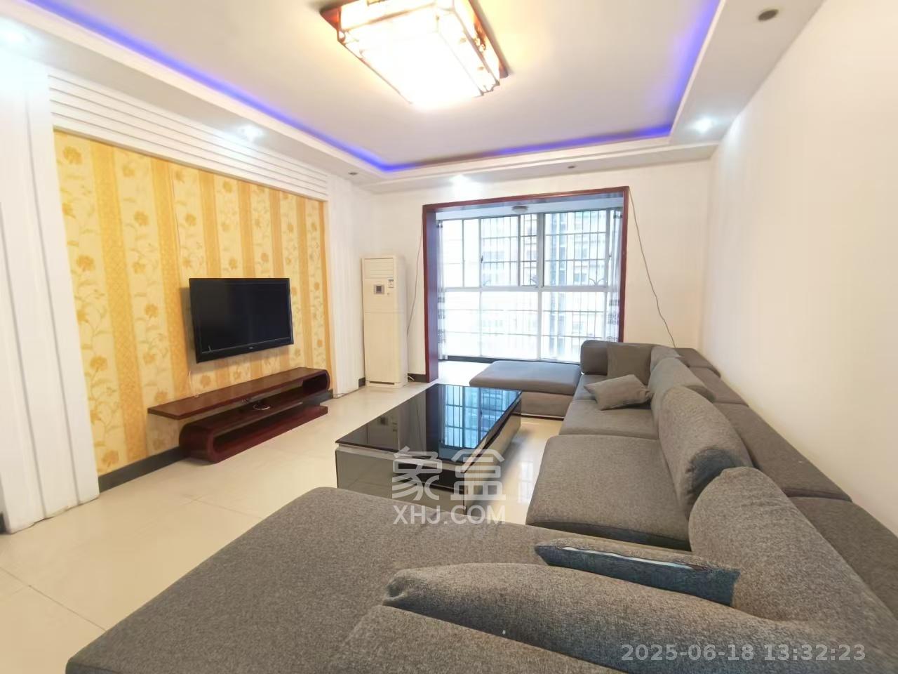 圣力华苑 3室2厅2卫 1800.0元/月 圣力华苑 3室2厅2卫 1800.0元/月室内图