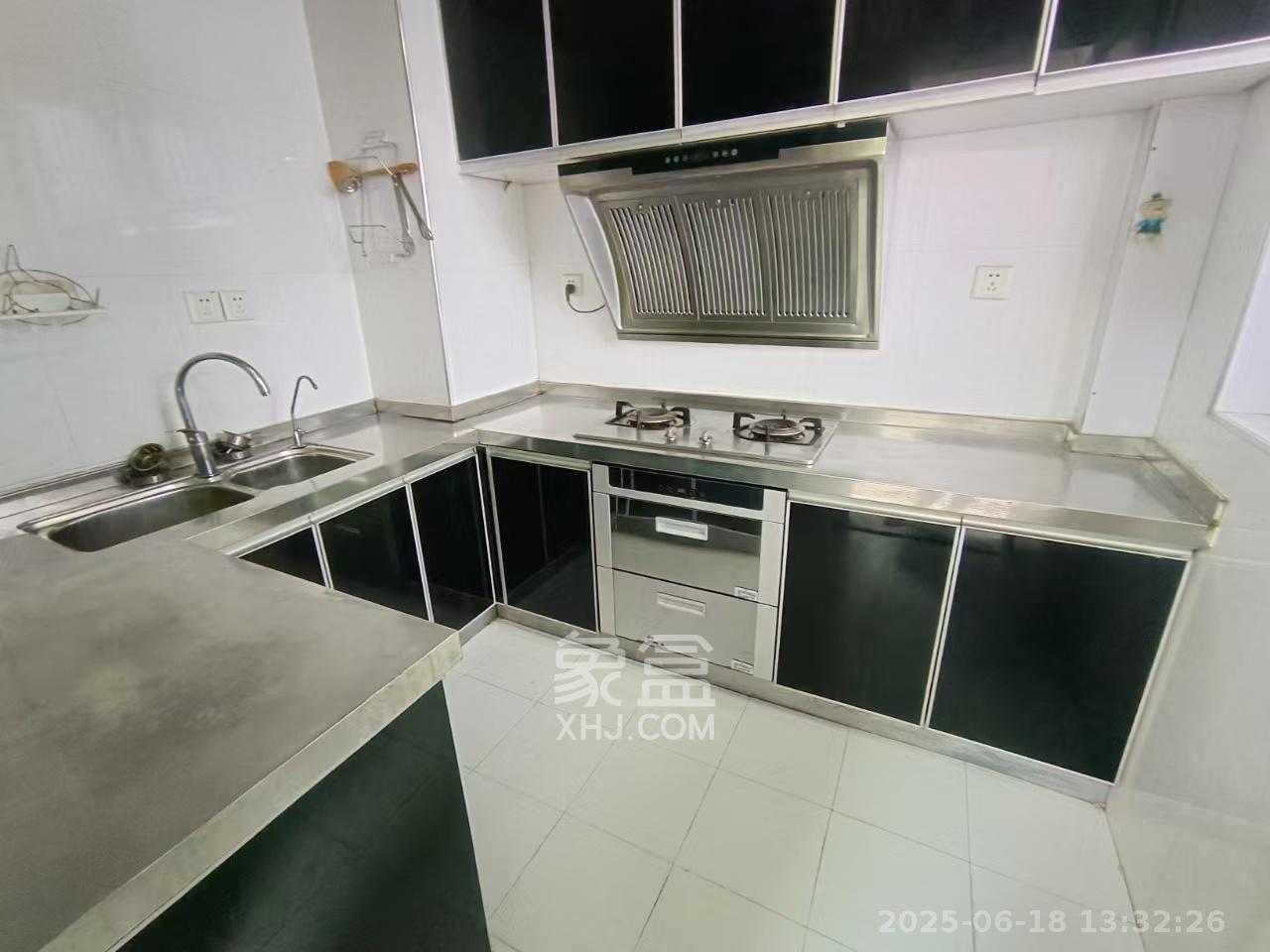 圣力华苑 3室2厅2卫 1800.0元/月 圣力华苑 3室2厅2卫 1800.0元/月室内图