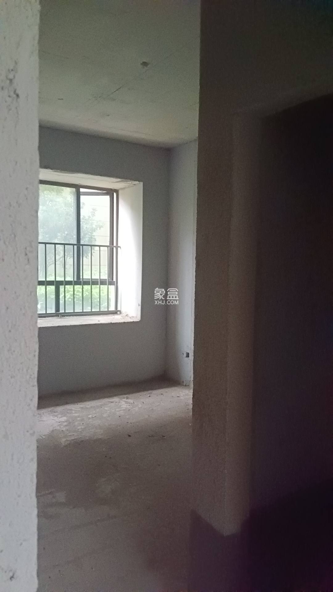 大汉龙城 4室2厅2卫 87.0万 大汉龙城 4室2厅2卫 87.0万客厅