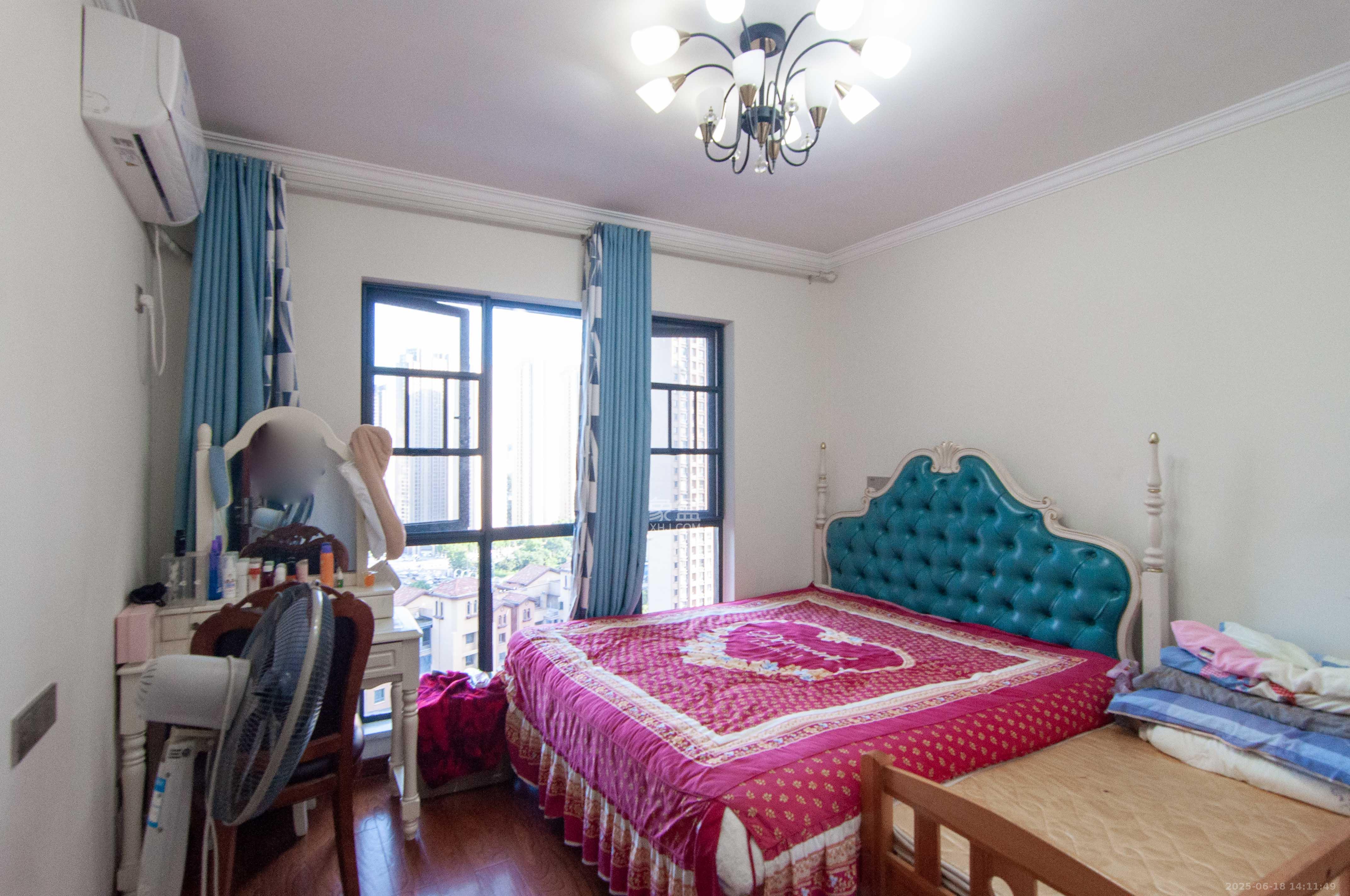 振业城二期  4室2厅2卫    168.0万其他