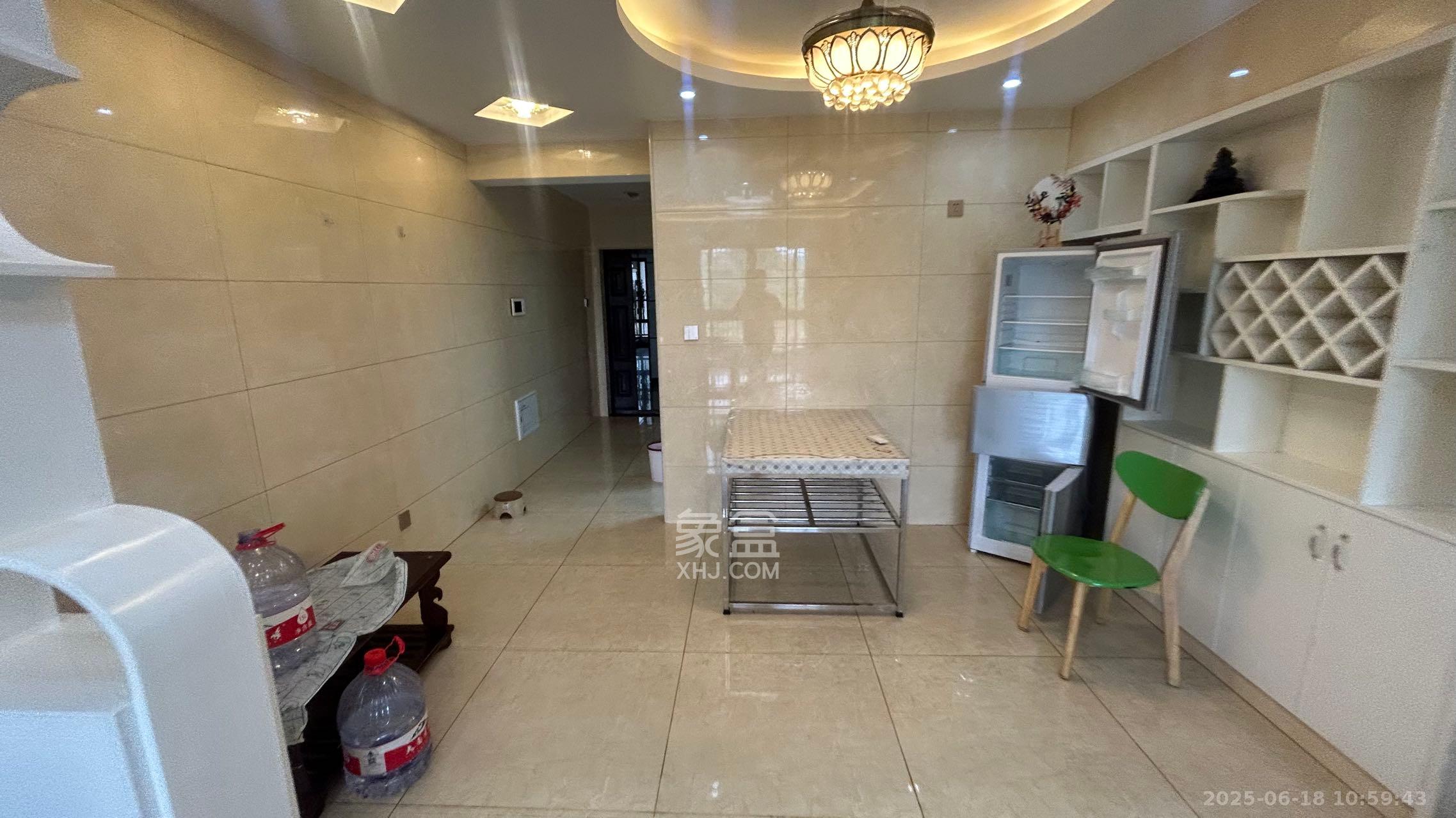 金谷豪庭 3室2厅1卫 1900.0元/月 金谷豪庭 3室2厅1卫 1900.0元/月室内图