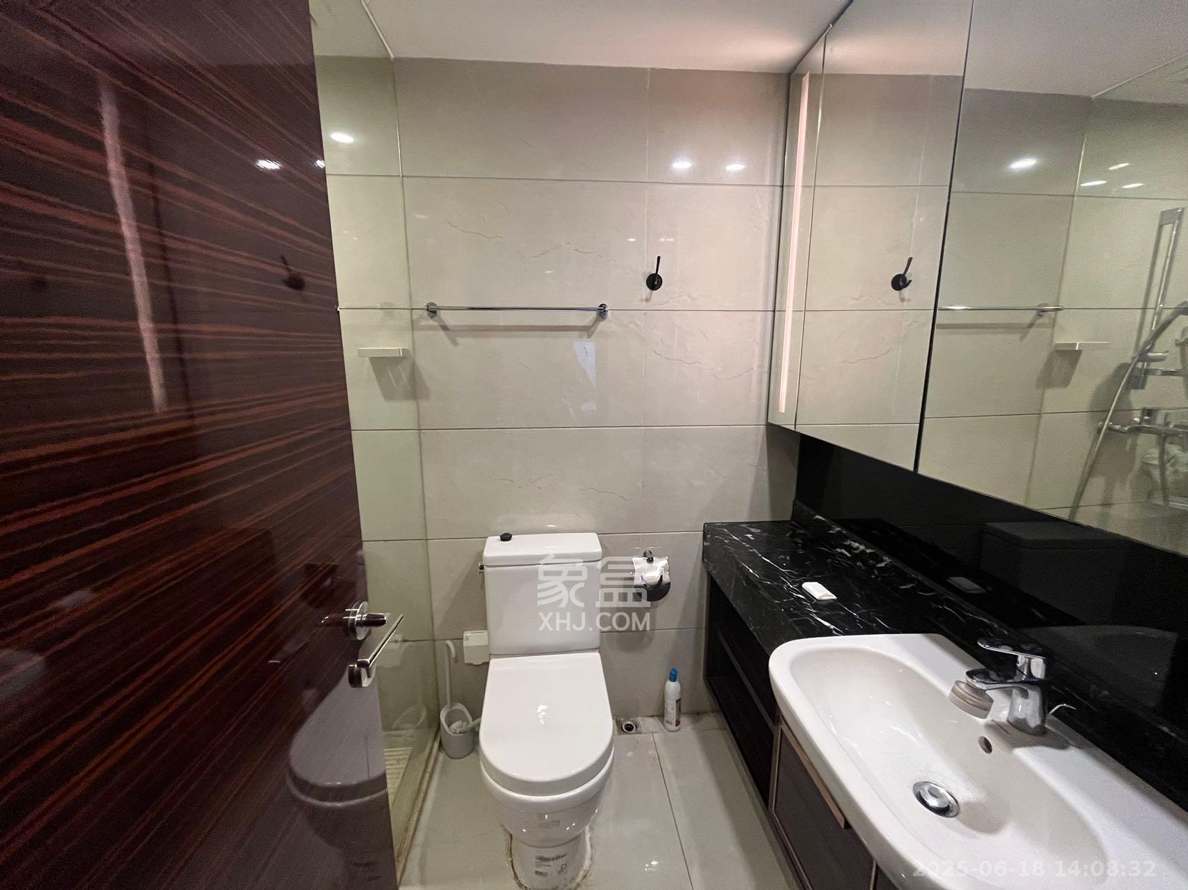 保利国际广场 1室1厅1卫 2000.0元/月 保利国际广场 1室1厅1卫 2000.0元/月室内图