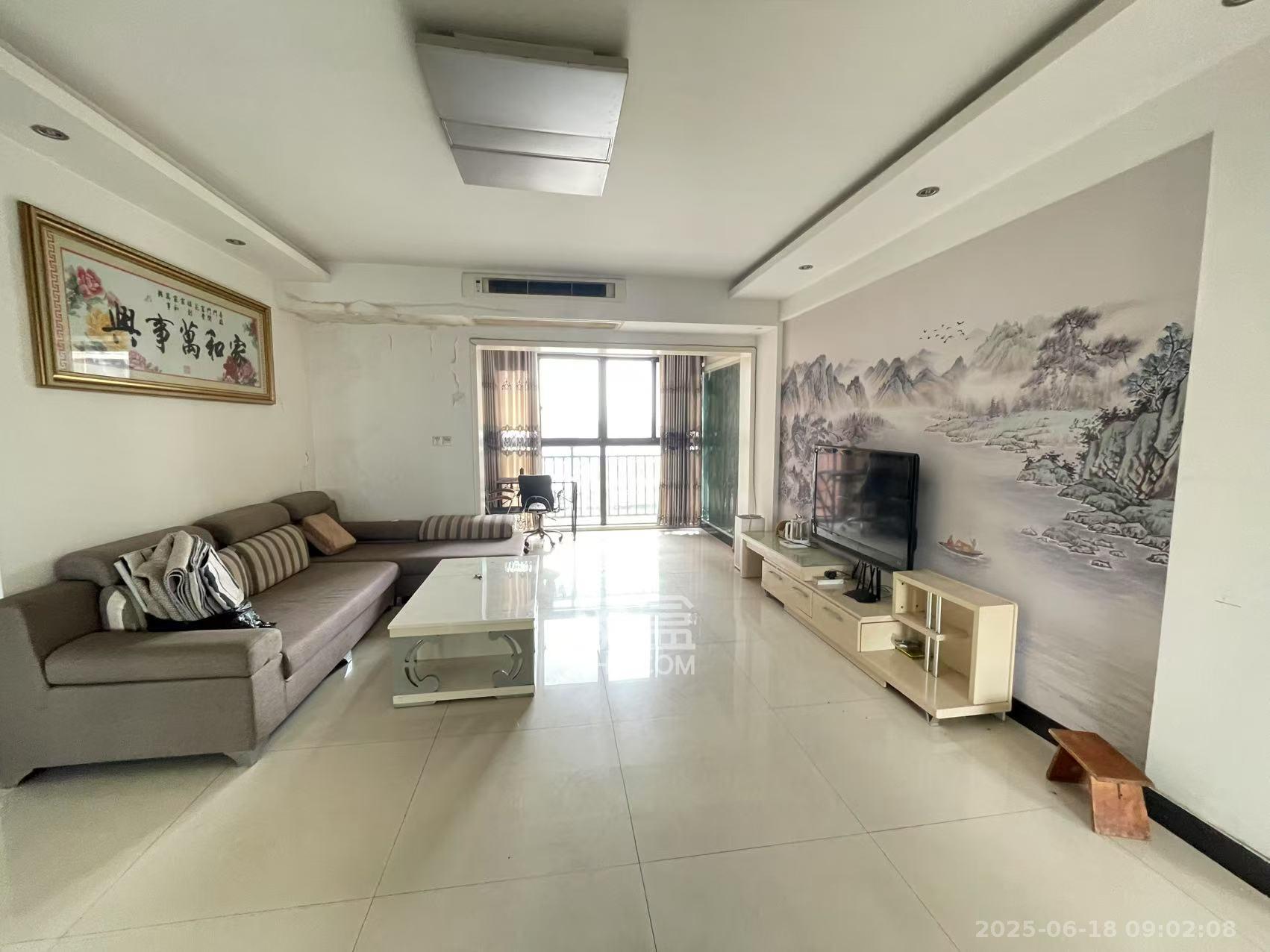 莲湖汽配城  1室2厅1卫    2600.0元/月 莲湖汽配城  1室2厅1卫    2600.0元/月室内图