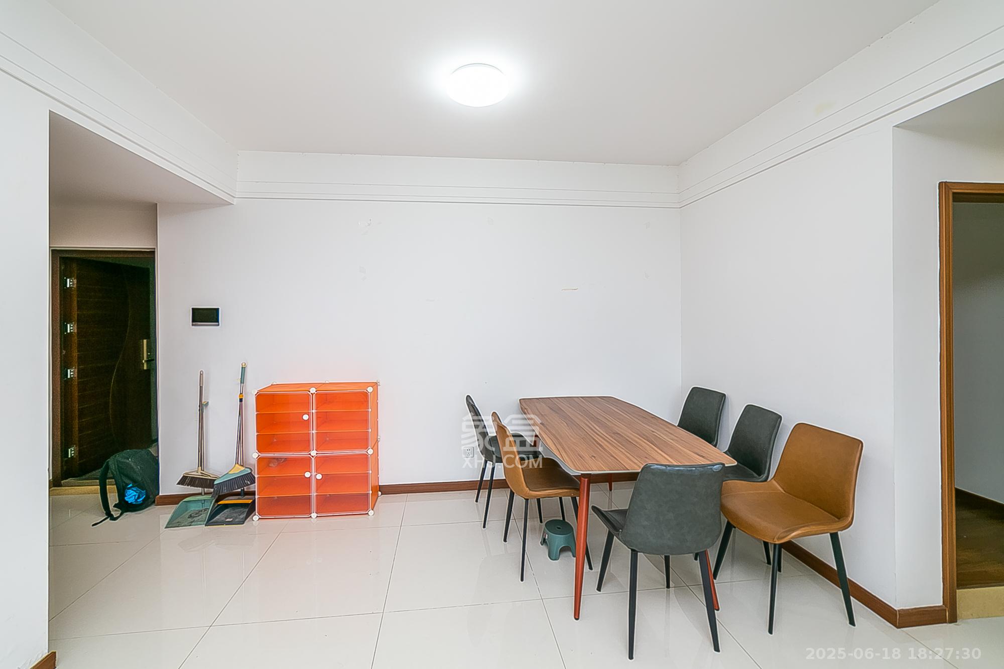 君合天玺 4室2厅2卫 163.8万 君合天玺 4室2厅2卫 163.8万客厅