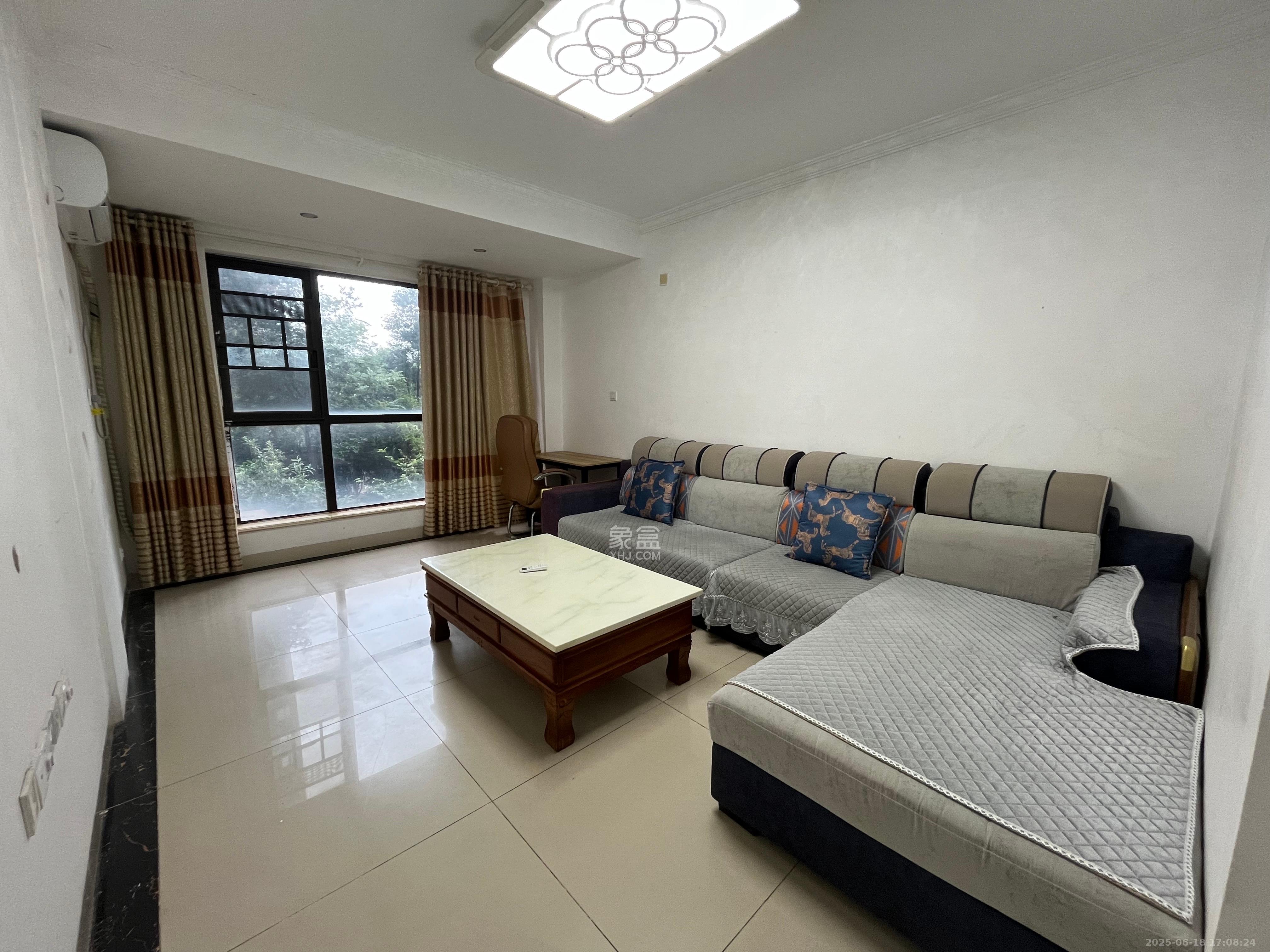 梅溪鑫苑名家 3室2厅1卫 2500.0元/月 梅溪鑫苑名家 3室2厅1卫 2500.0元/月室内图