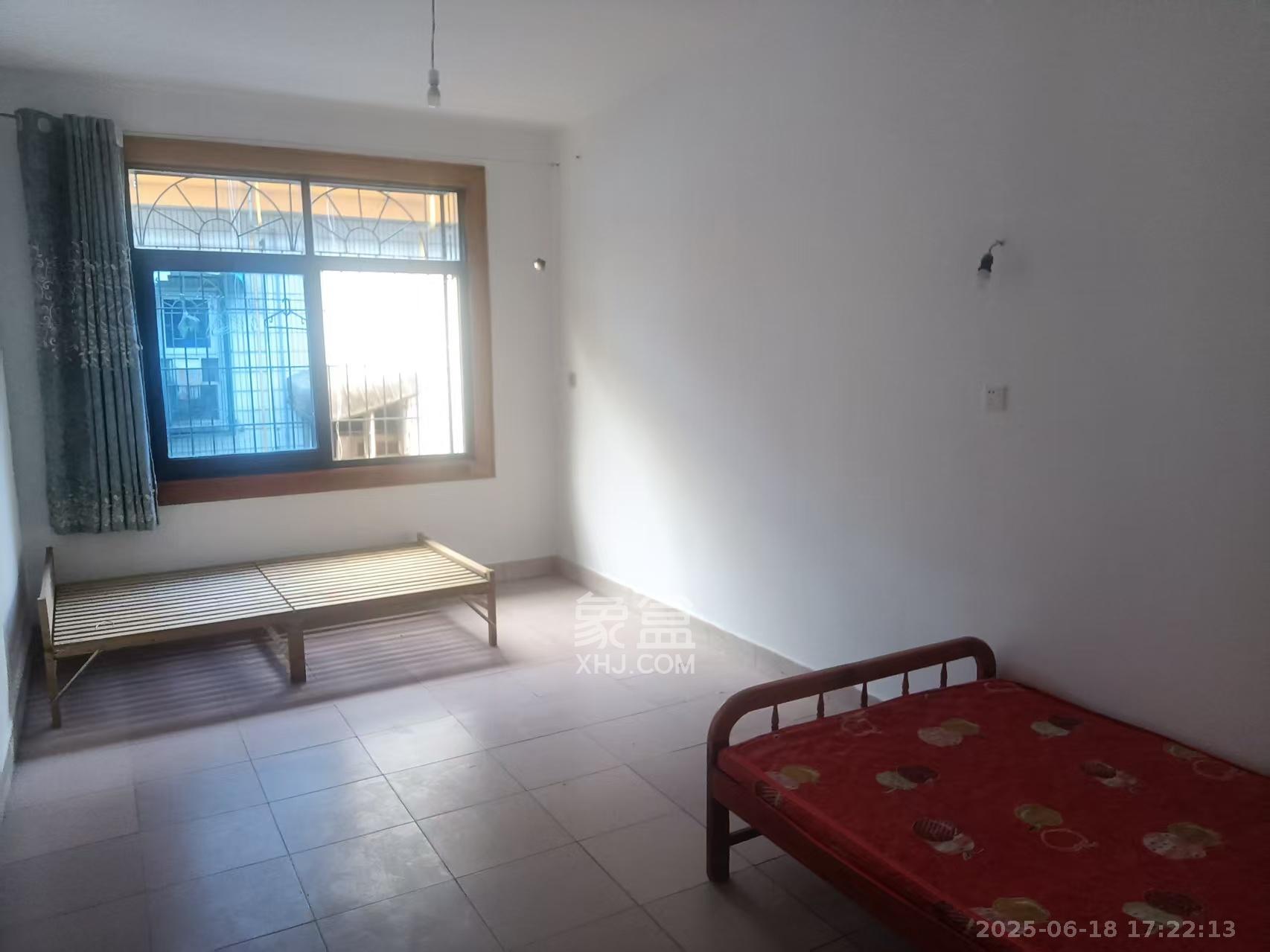 牛串岭小区  2室1厅1卫    1300.0元/月 牛串岭小区  2室1厅1卫    1300.0元/月室内图