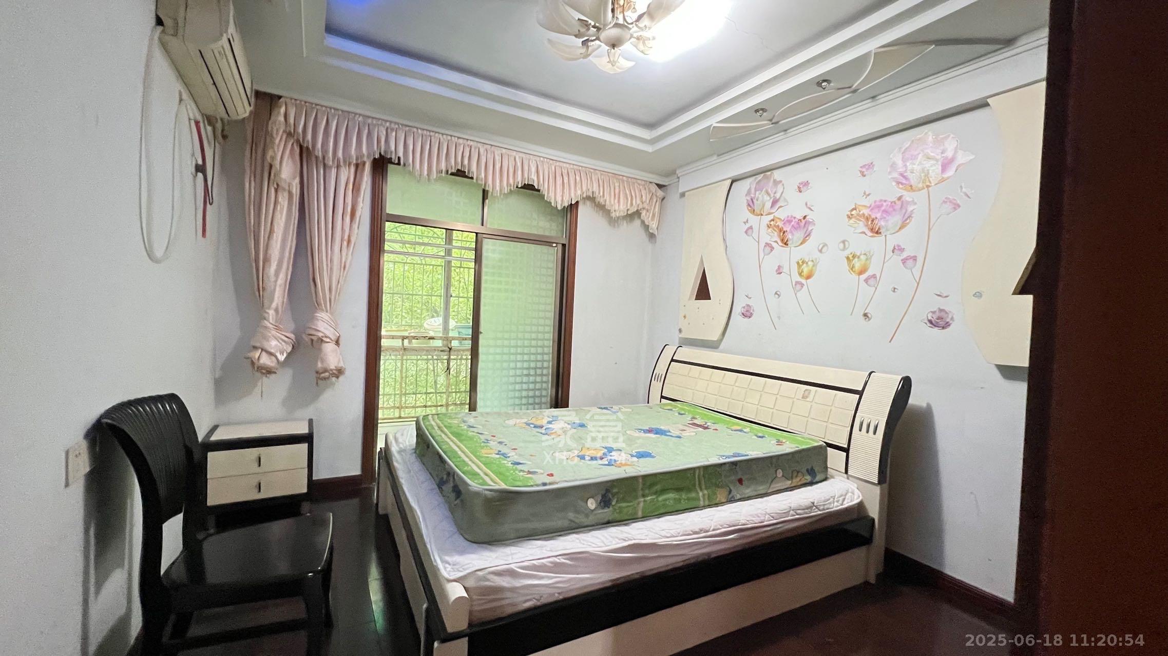 中南汽车世界 3室2厅1卫 1300.0元/月 中南汽车世界 3室2厅1卫 1300.0元/月室内图