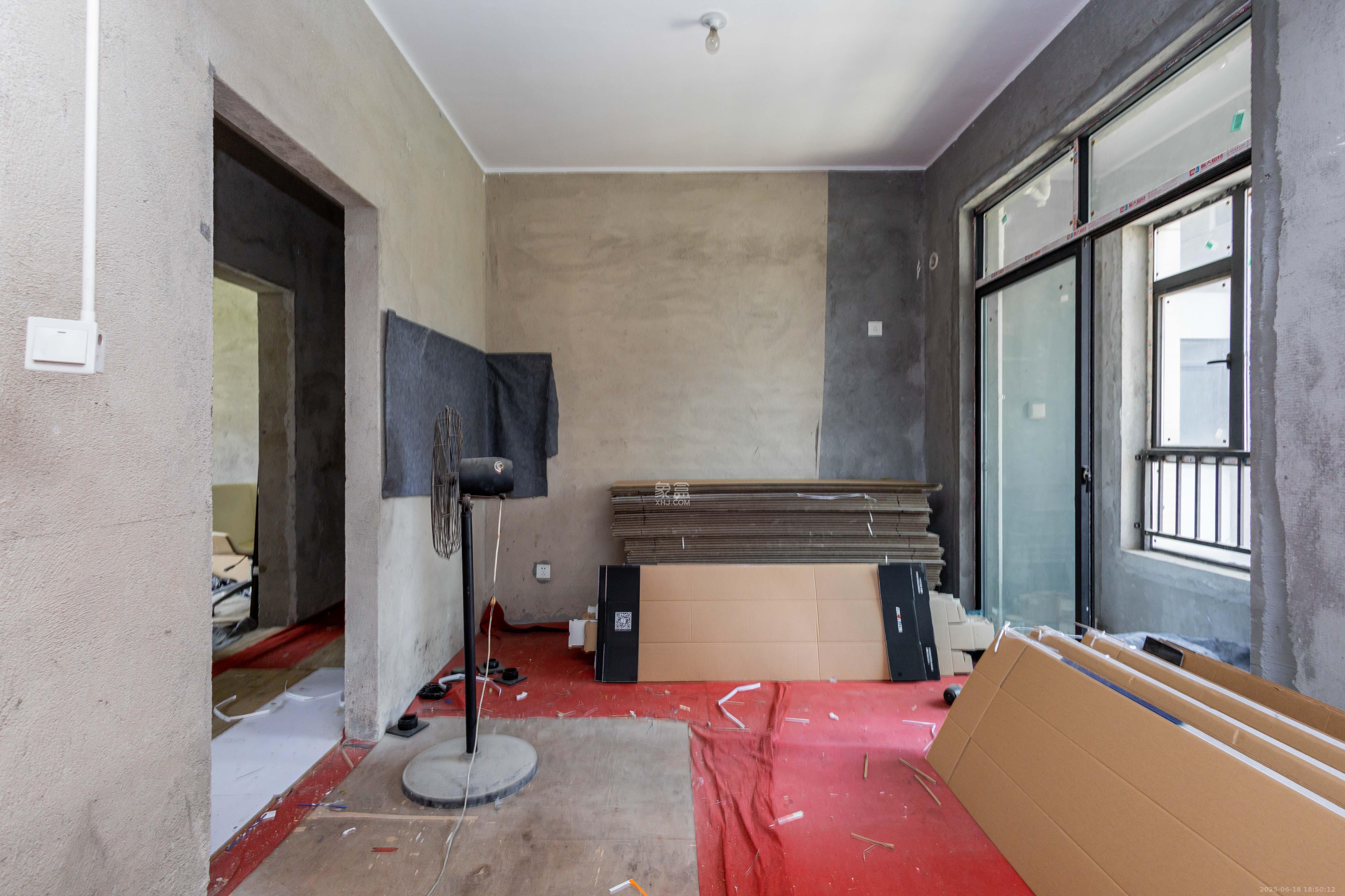 辉煌国际城二期  4室2厅2卫    105.0万卧室