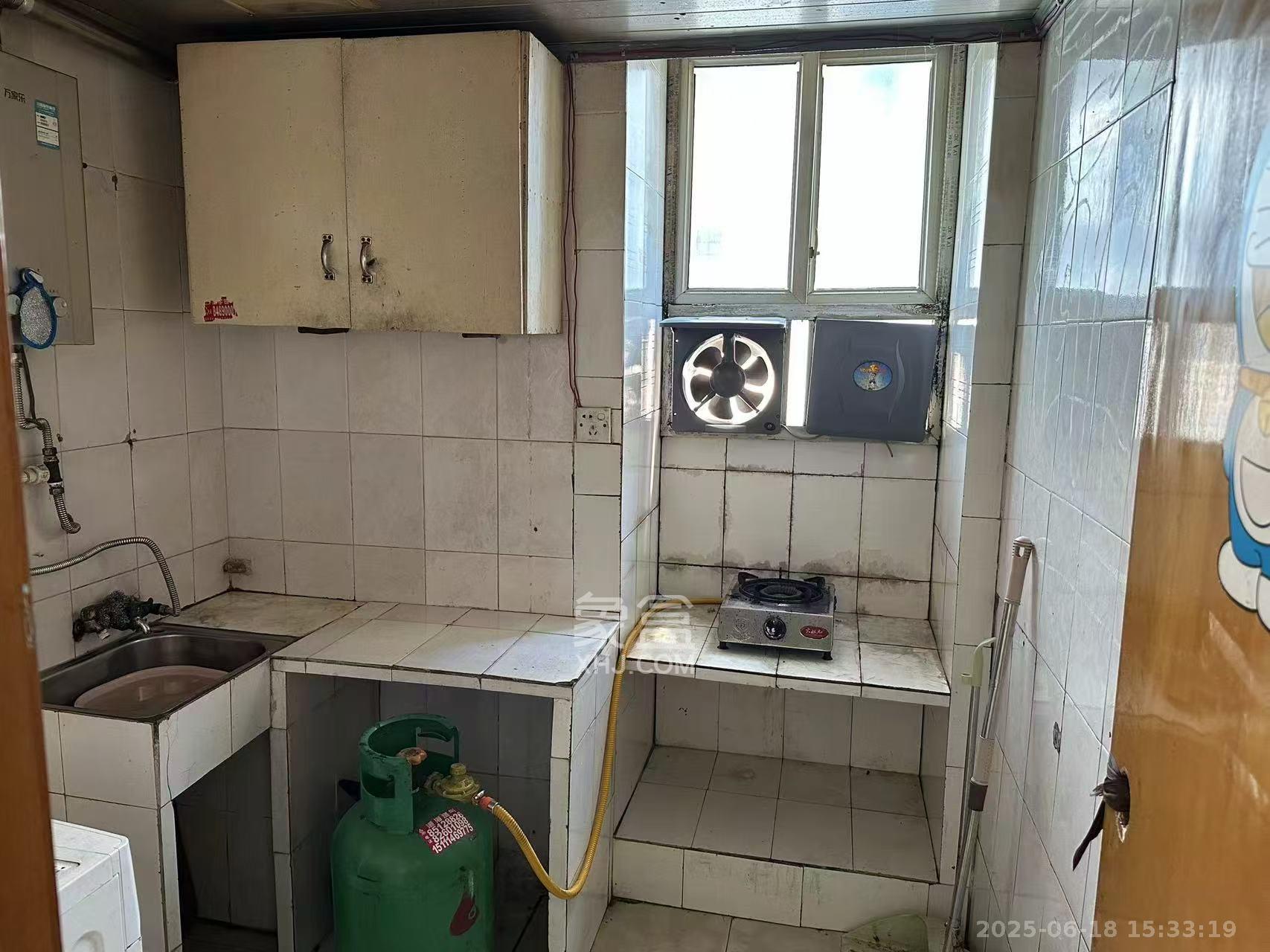 三兴街烟草专卖局宿舍 2室1厅1卫 2300.0元/月 三兴街烟草专卖局宿舍 2室1厅1卫 2300.0元/月室内图