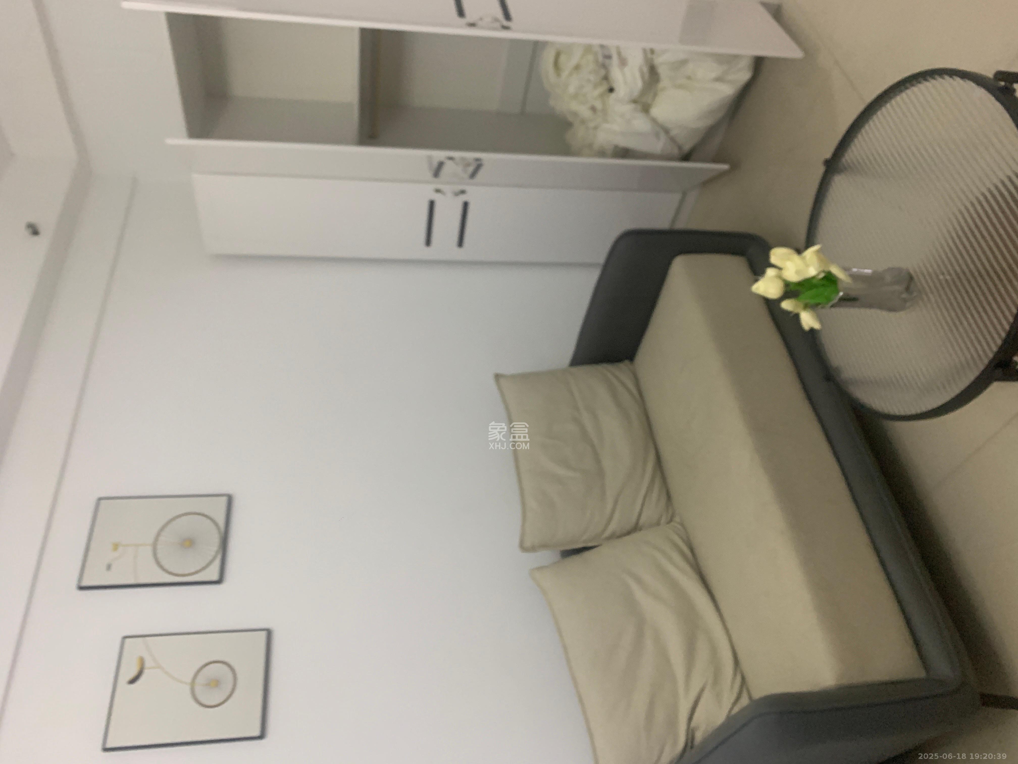 云鼎公馆  1室1厅1卫    1800.0元/月 云鼎公馆  1室1厅1卫    1800.0元/月室内图